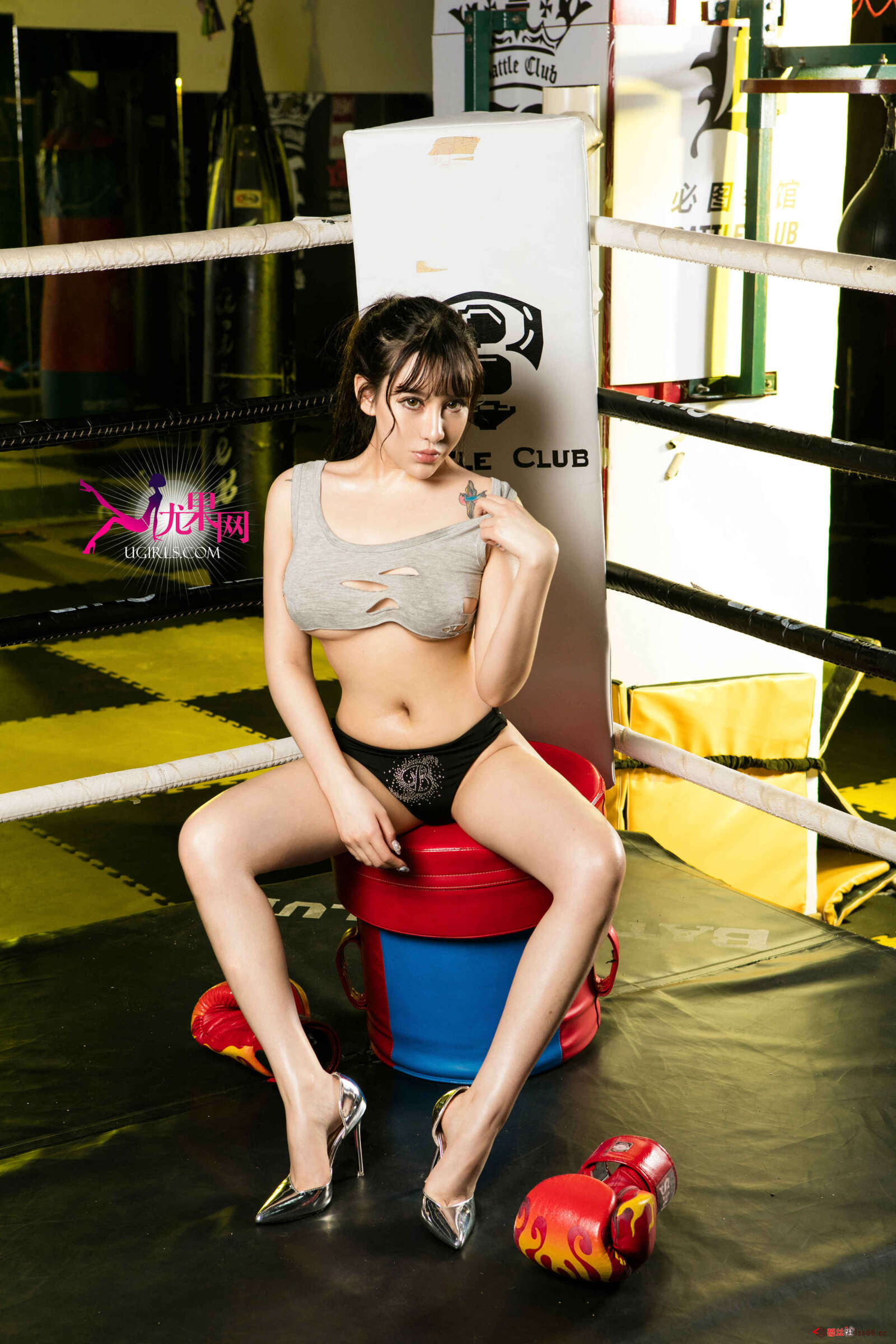 https://www.lss77.com/wp-content/uploads/2019/04/杨佩_0030-1600x2400.jpg