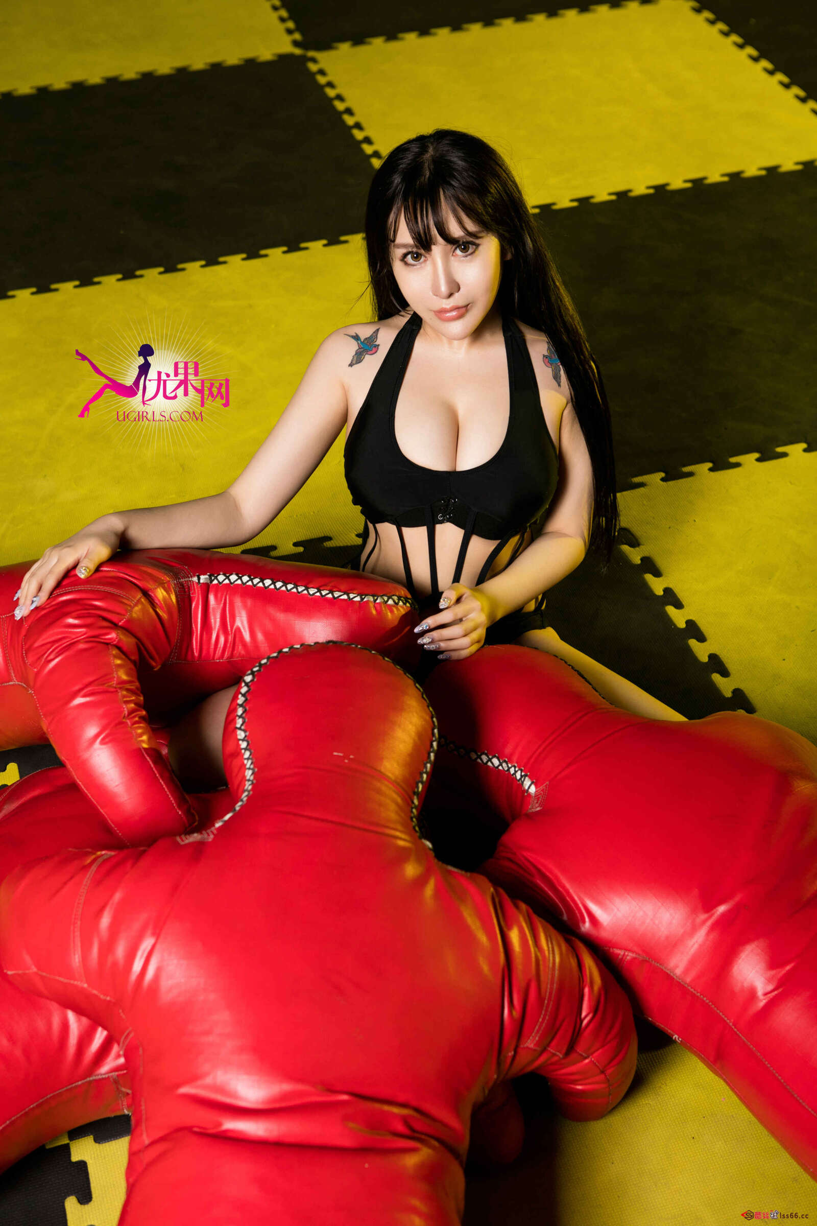 https://www.lss77.com/wp-content/uploads/2019/04/杨佩_0052-1600x2400.jpg