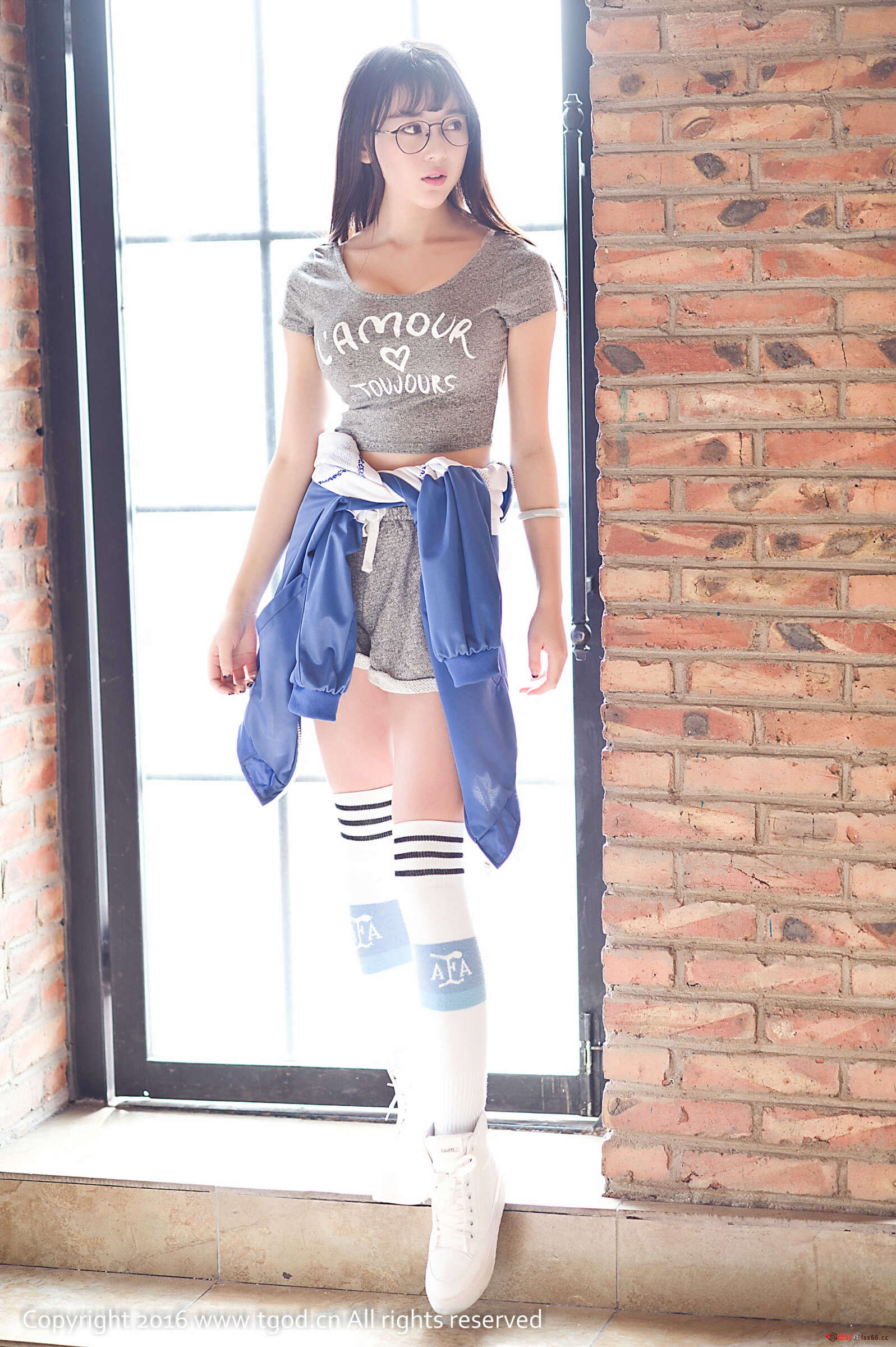 https://www.lss77.com/wp-content/uploads/2019/05/Kitty-33-1597x2400.jpg