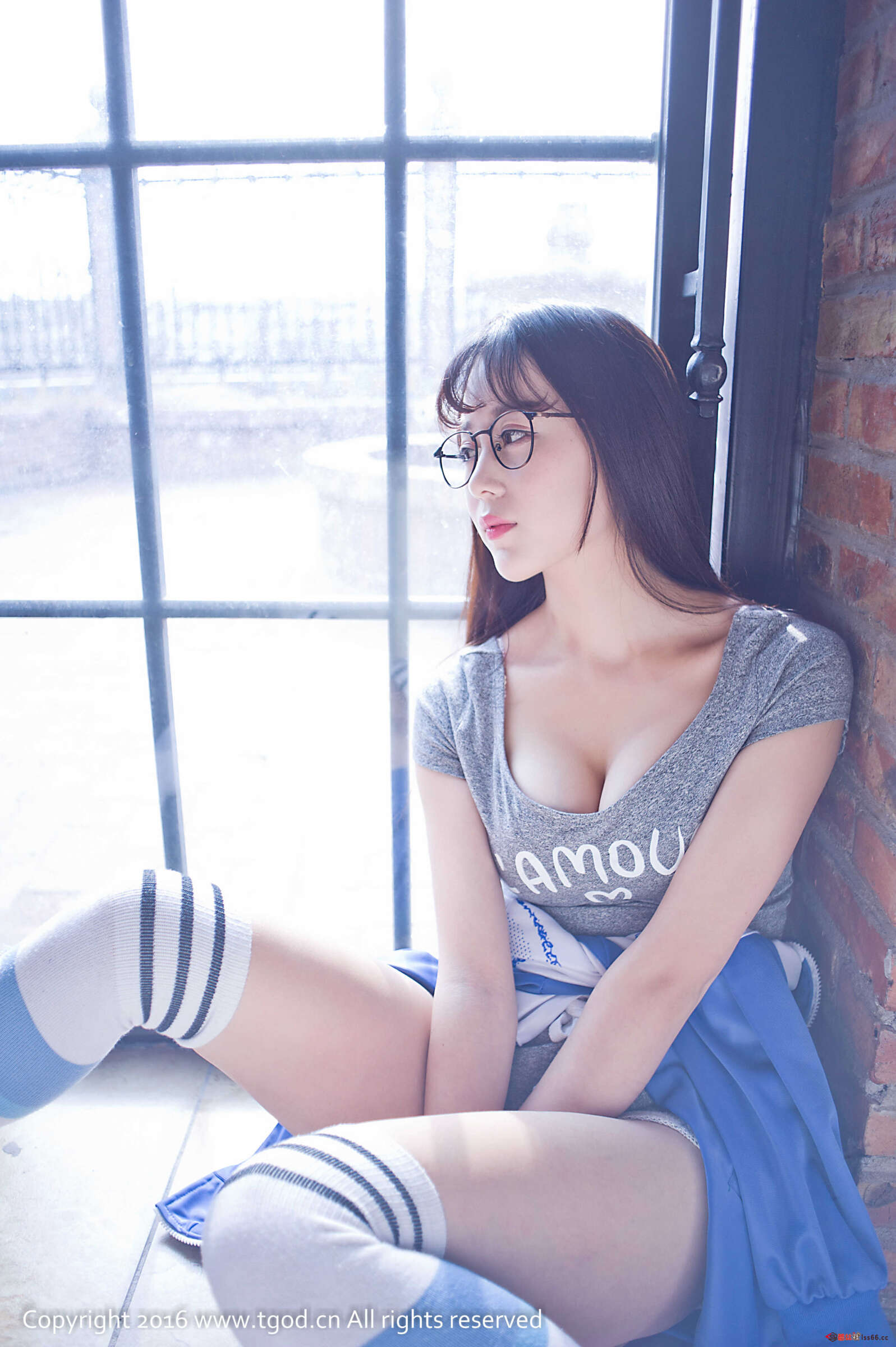https://www.lss77.com/wp-content/uploads/2019/05/Kitty-60-1597x2400.jpg
