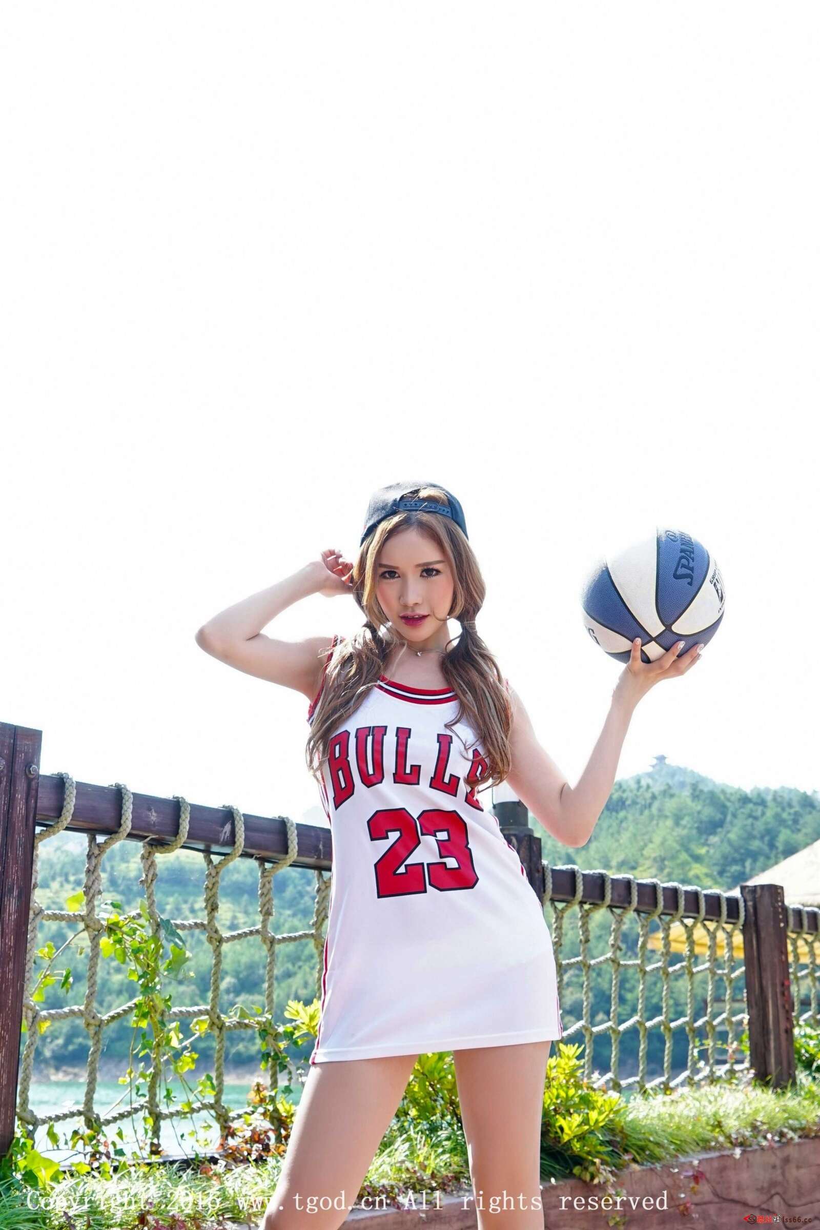 https://www.lss77.com/wp-content/uploads/2019/05/Una-49-1600x2400.jpg