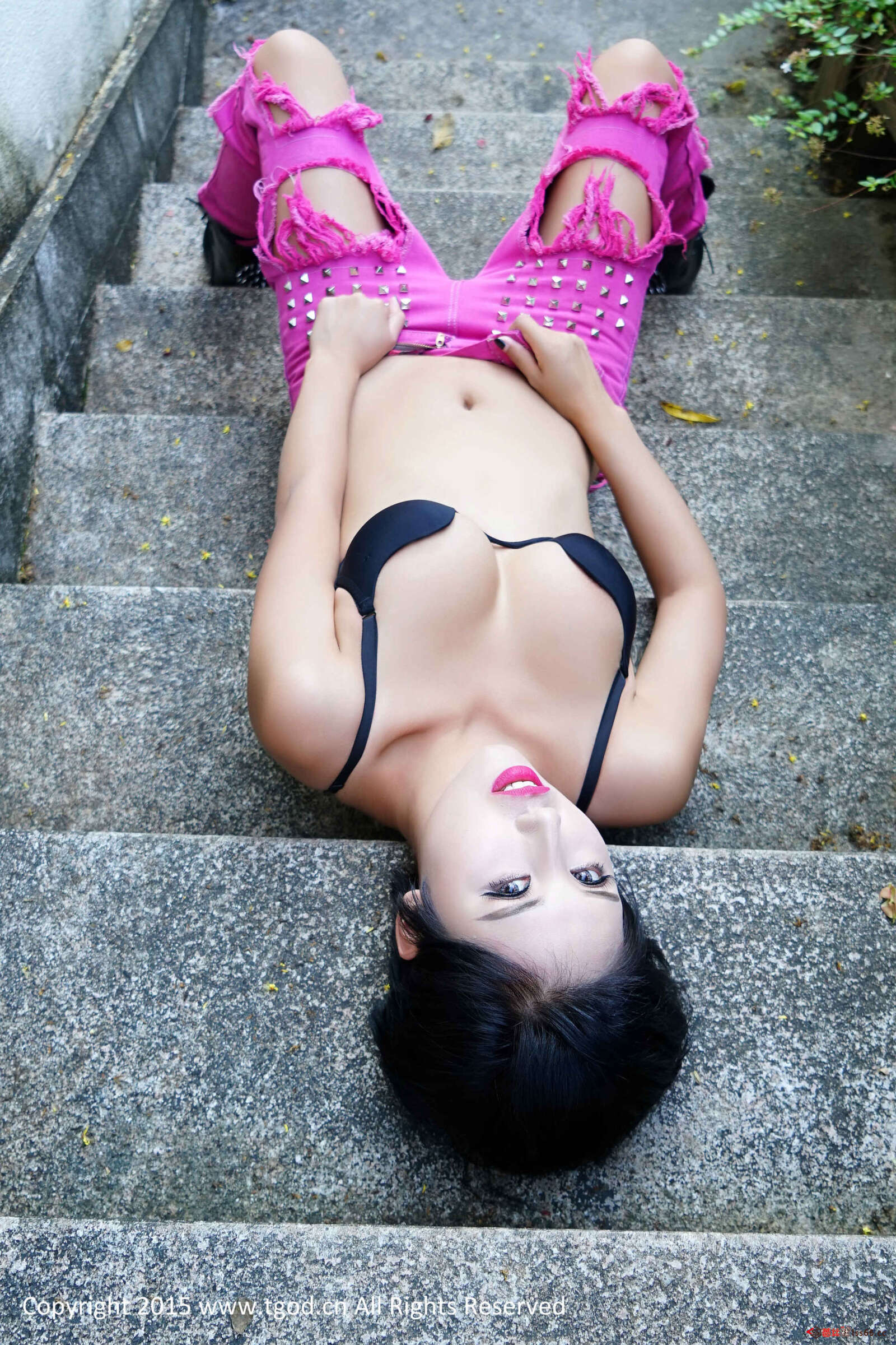 https://www.lss77.com/wp-content/uploads/2019/05/娜依灵儿-16-1-1600x2400.jpg