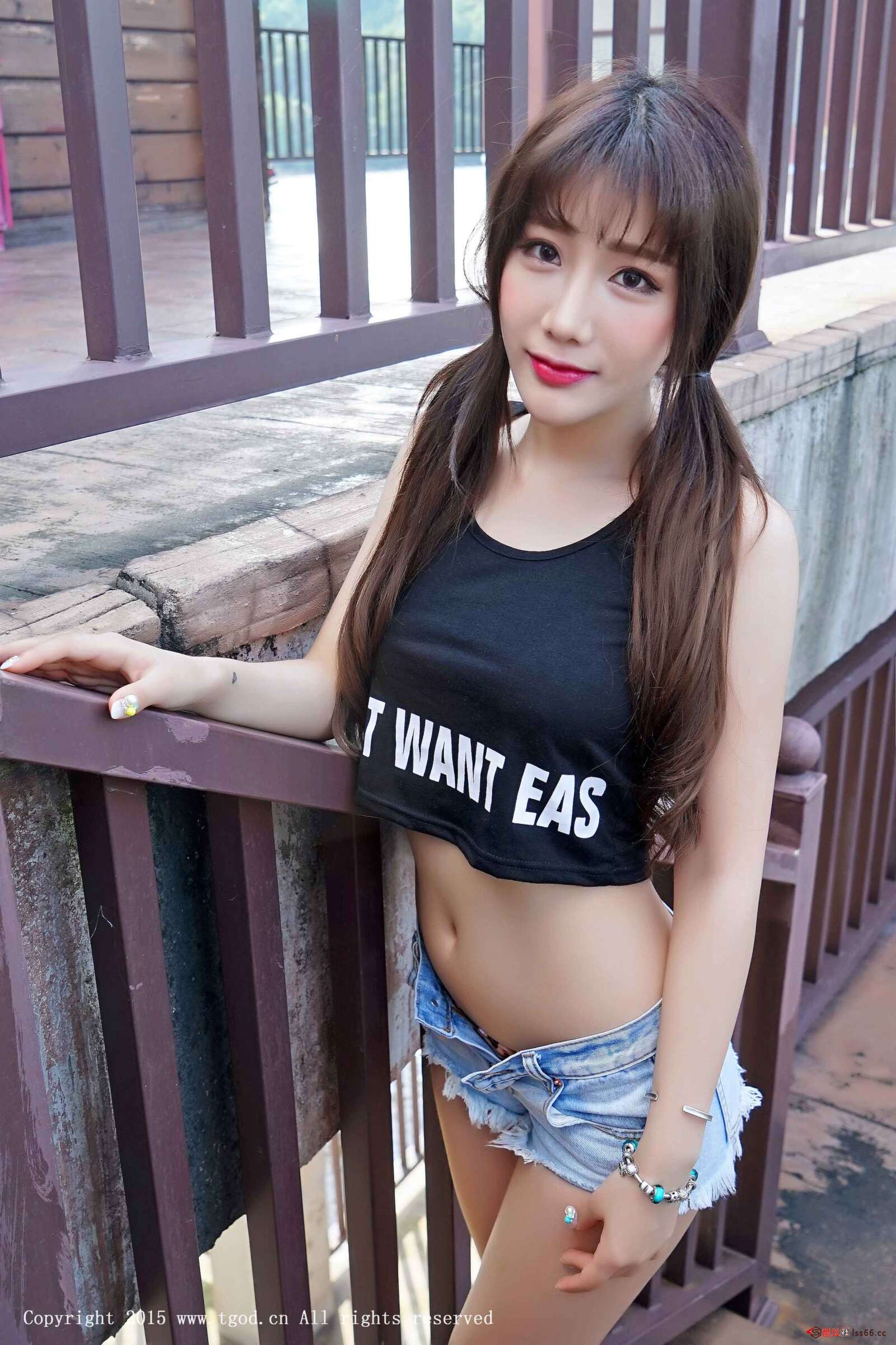 https://www.lss77.com/wp-content/uploads/2019/05/朱若慕-12-1600x2400.jpg