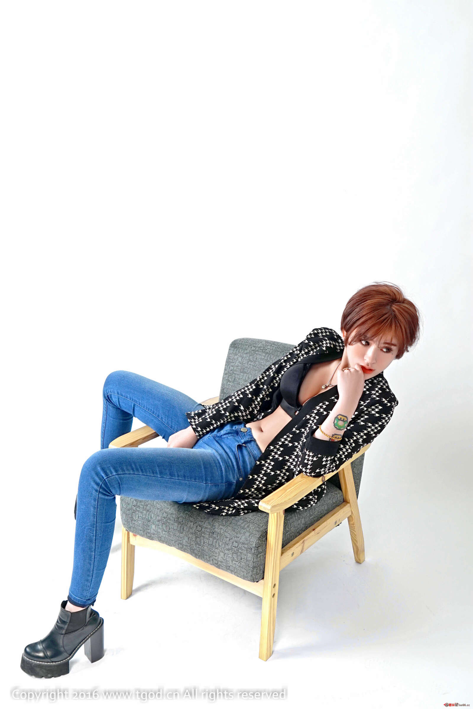 https://www.lss77.com/wp-content/uploads/2019/05/赵亚男-54-1600x2400.jpg