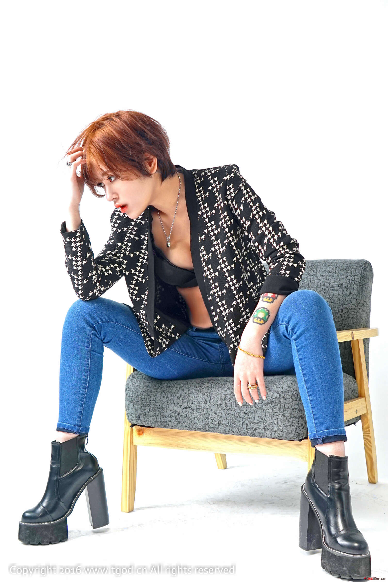 https://www.lss77.com/wp-content/uploads/2019/05/赵亚男-58-1600x2400.jpg