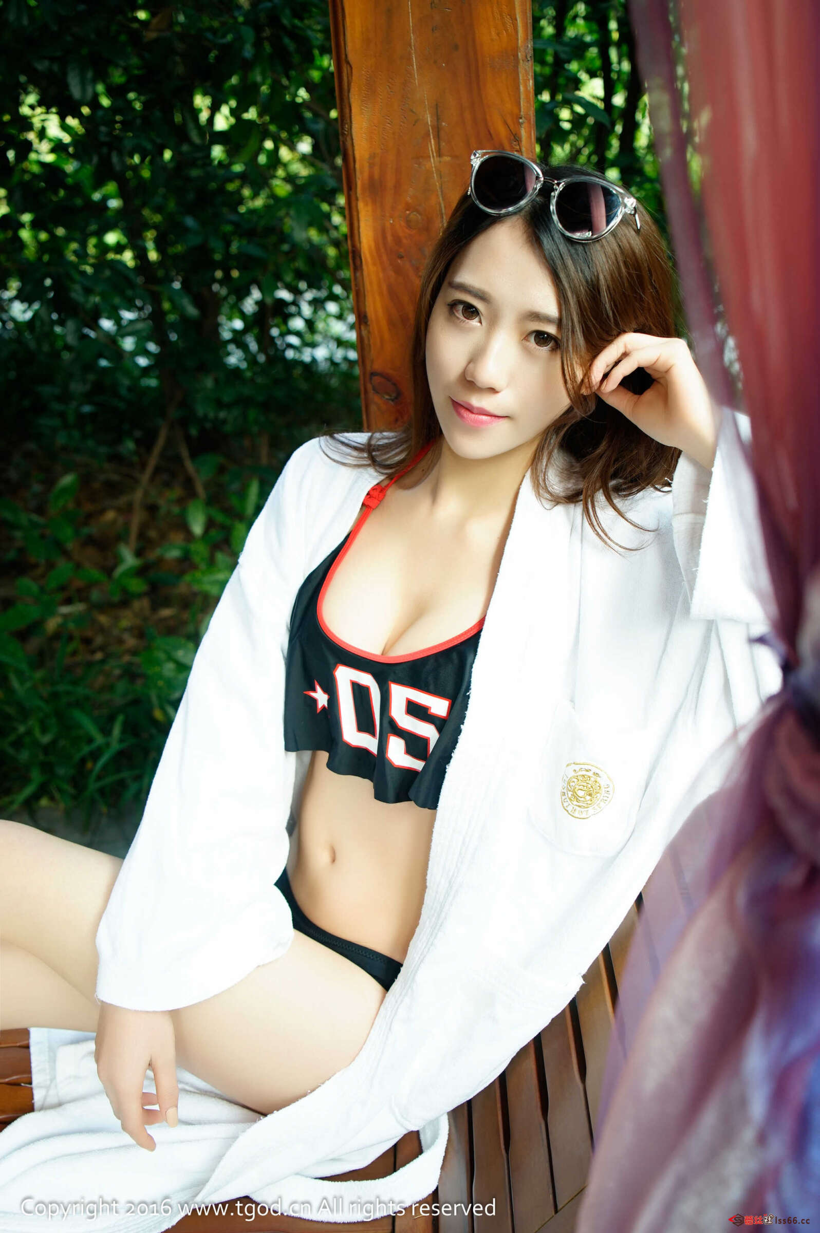 https://www.lss77.com/wp-content/uploads/2019/05/邓雪Sweet-12-1596x2400.jpg