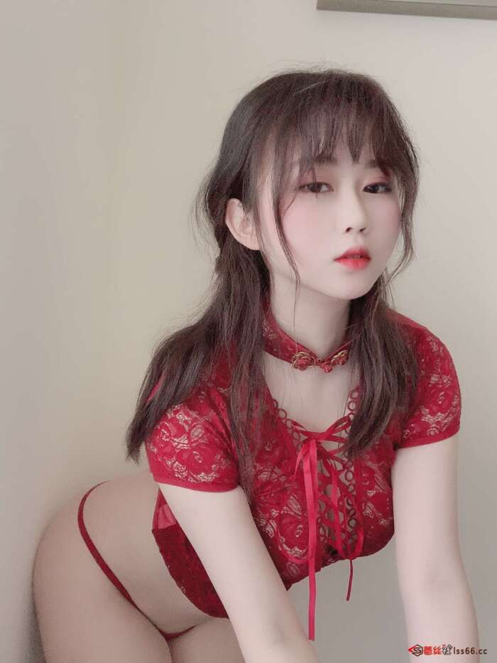 是依酱吖 NO.006 红色旗袍 [25P-13MB]