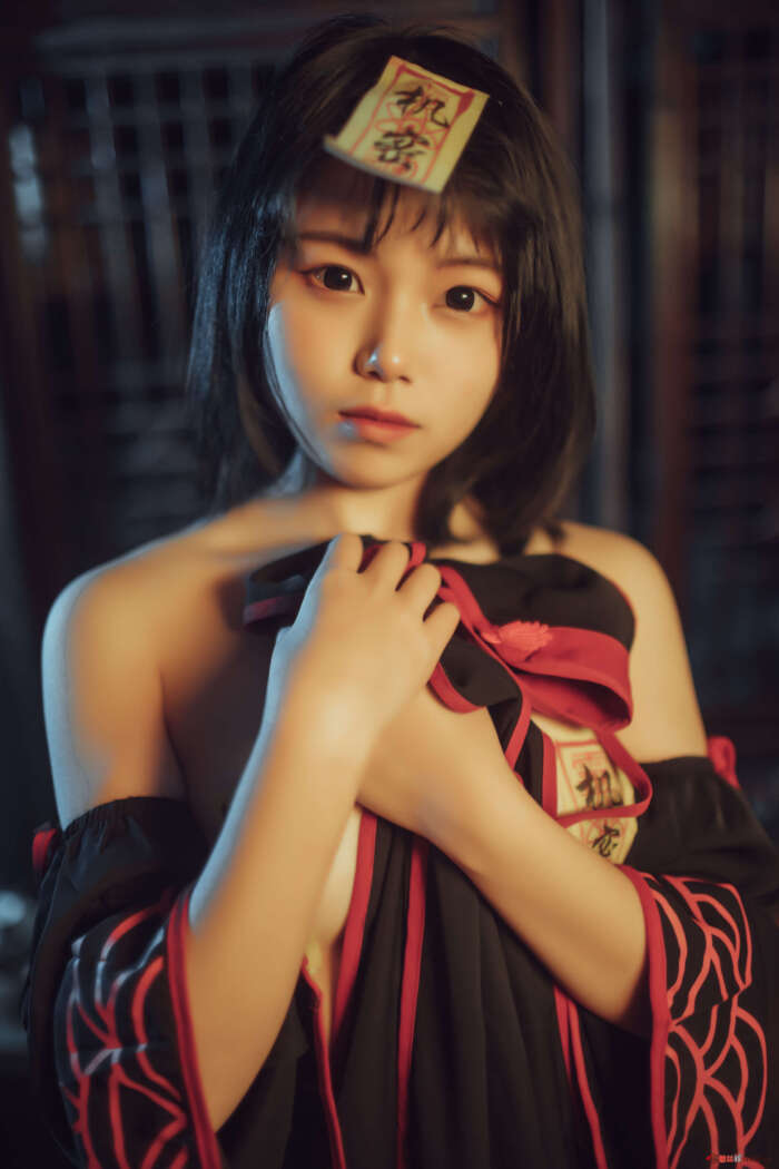 七月喵子 NO.001 小僵尸 [22P-179MB]
