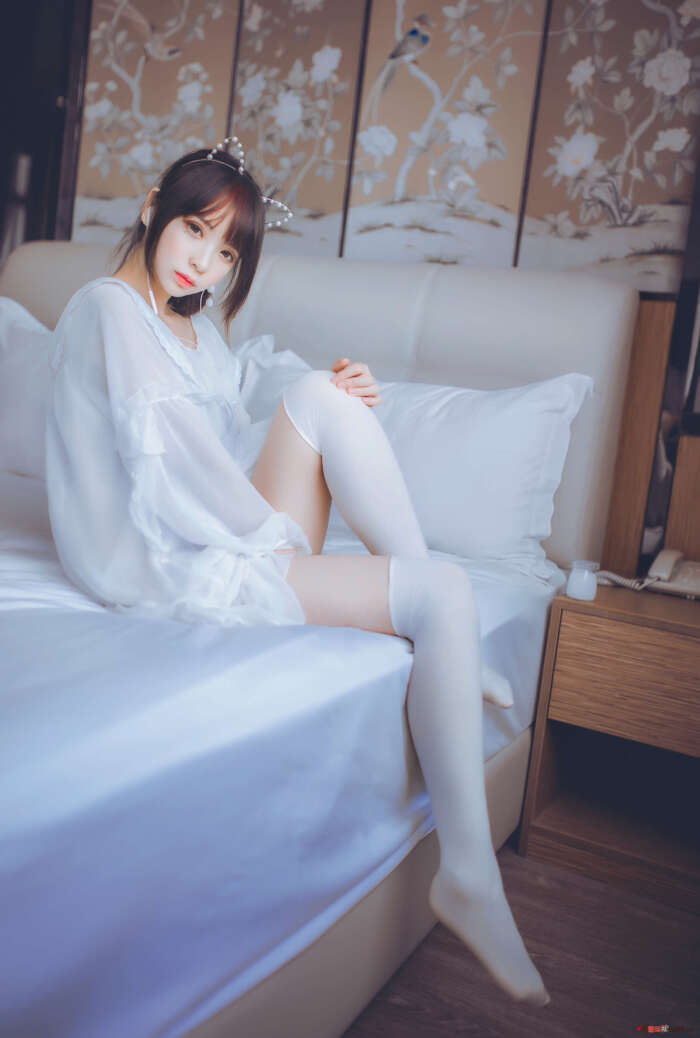 疯猫ss NO.003 白色睡衣 [24P-183MB]