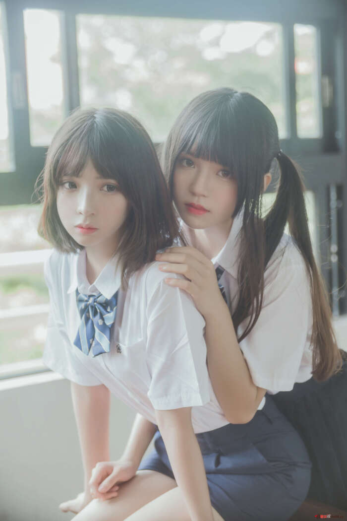 疯猫ss NO.022 桜桃喵n疯猫ss JK百合1 [43P-325MB]