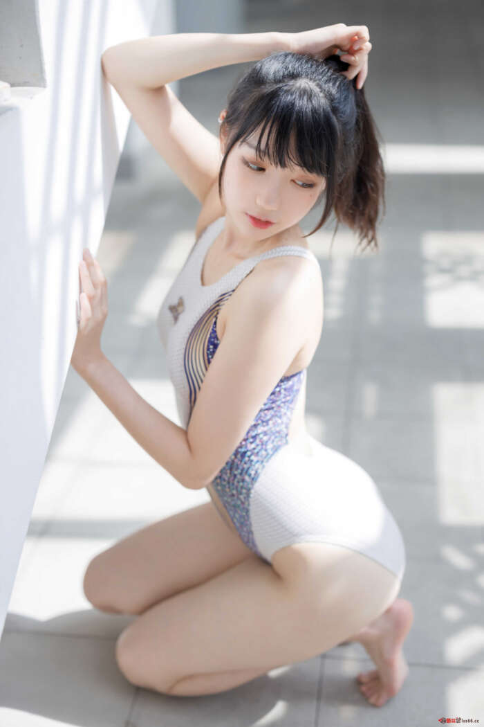 周叽是可爱兔兔 NO.001 竞泳 [36P3V-627MB]