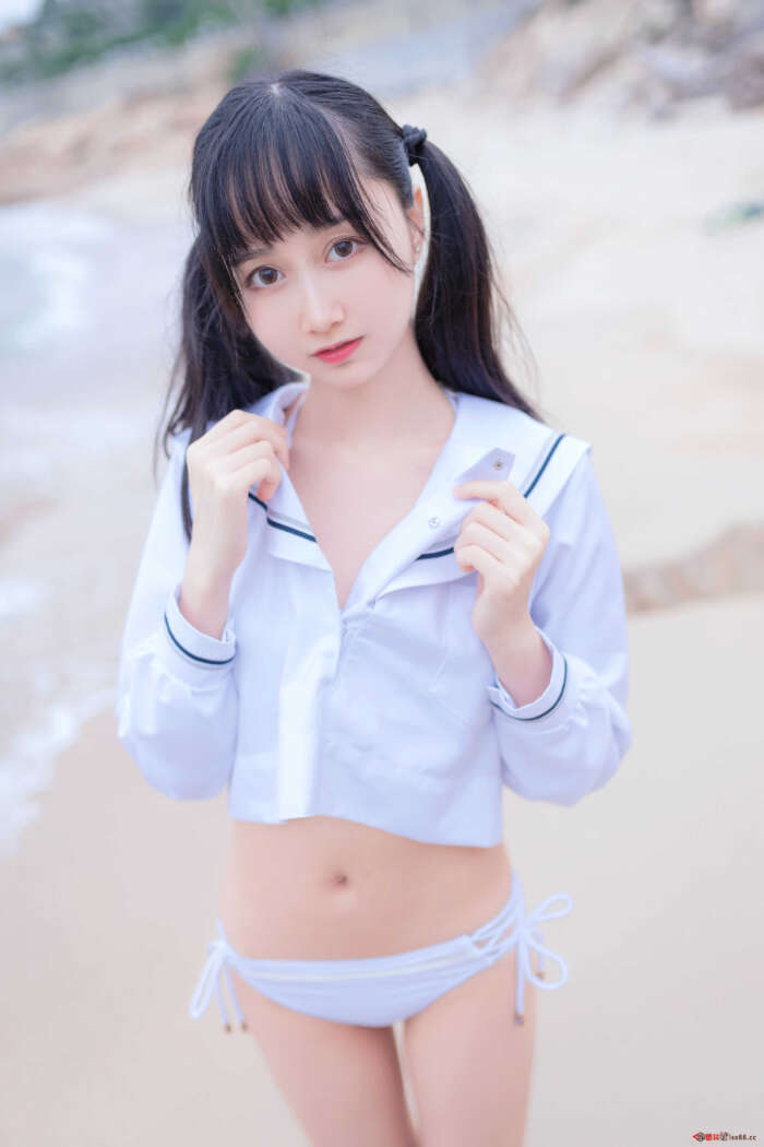 木绵绵OwO NO.036 海边白色比基尼 [30P-133MB]