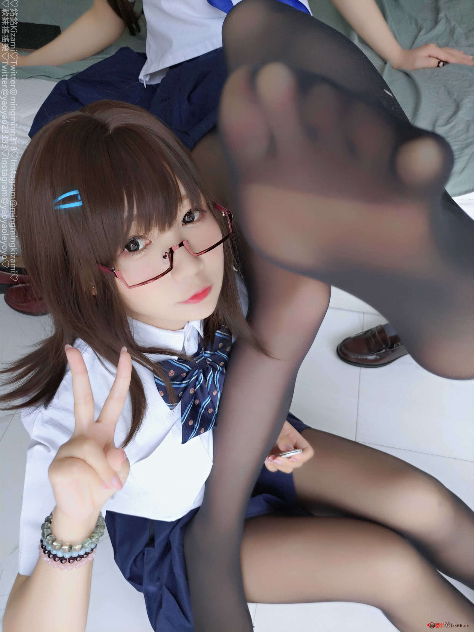 https://www.lss77.com/wp-content/uploads/2021/01/銘銘Kizami-x軟妹搖搖樂-黑絲JK制服-35-1600x2133.jpg