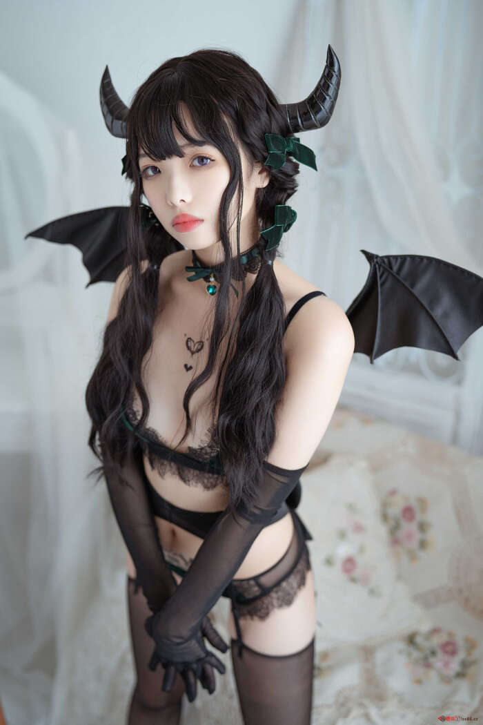 雯妹不讲道理 NO.021 魅魔本 Proud devil [50P-789MB]