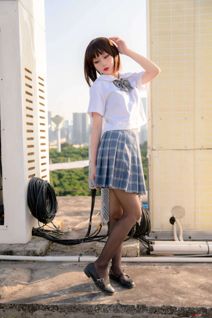 您的蛋蛋 NO.009 天台JK[41P-662MB]