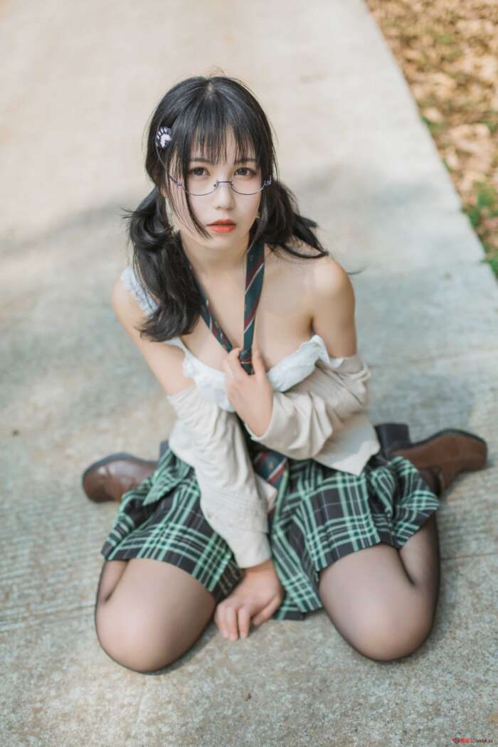 NO.037 逐月SU – 乡间小路 (45P)