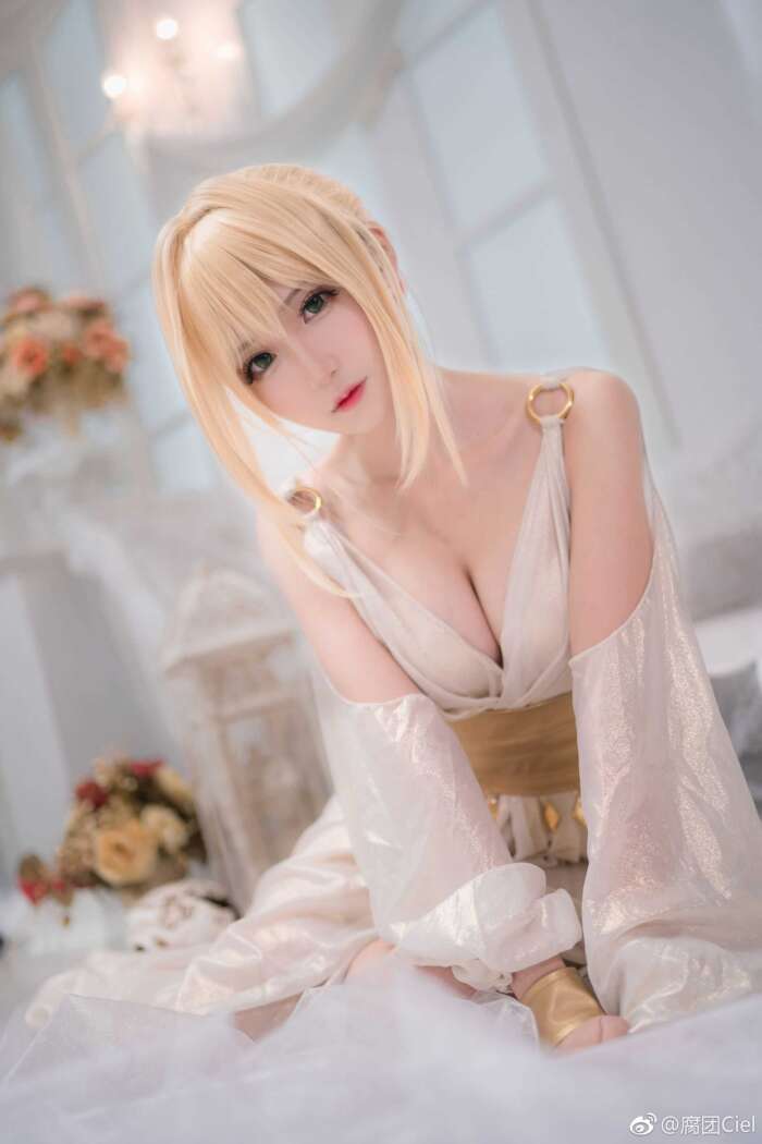 腐团儿-Fate∕EXTELLA##尼禄·克劳狄乌斯# 余的奏者 今夜留下来吧尼禄·克