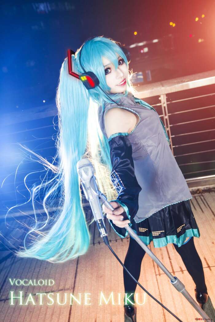 白易子 NO.04 初音VOCALOID [8P-17MB]