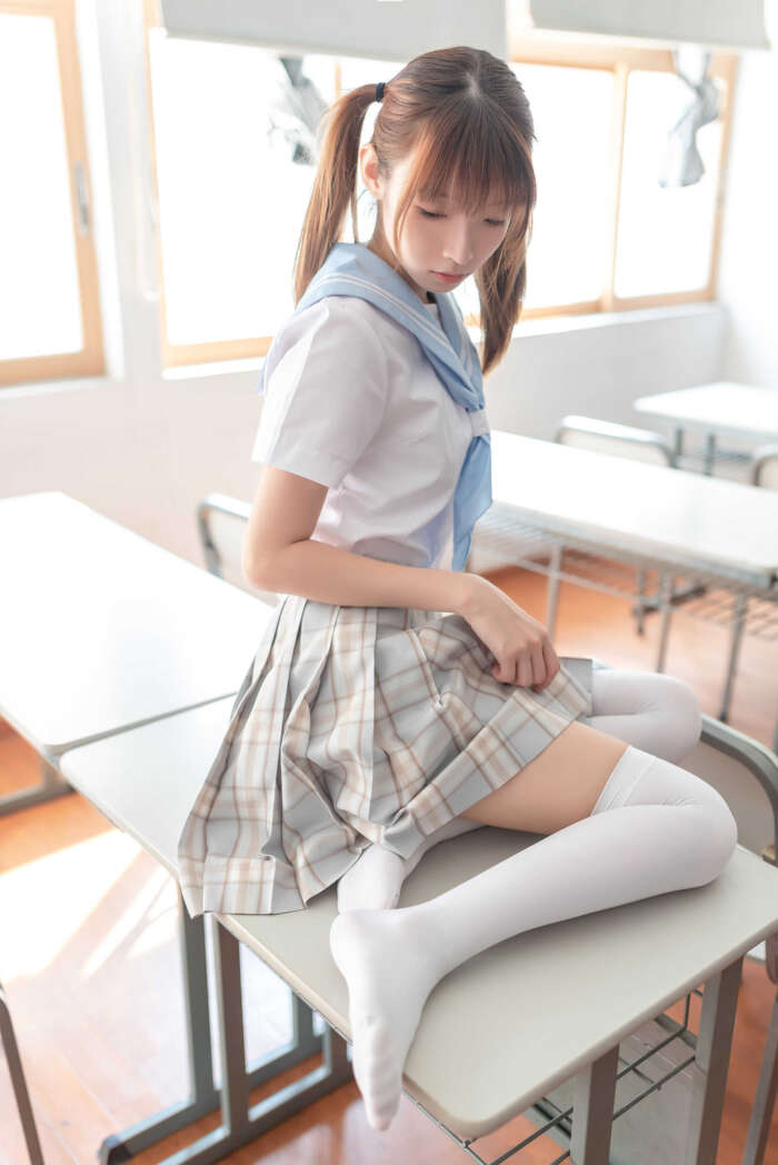 祖木子 NO.003 不要躺在课桌上 [48P-39MB]