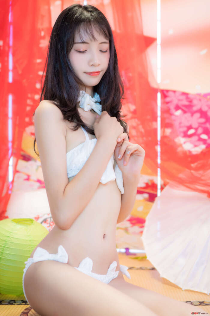 西瓜少女 – NO.04 日系棚拍白猫咪内衣 [34P-356MB]