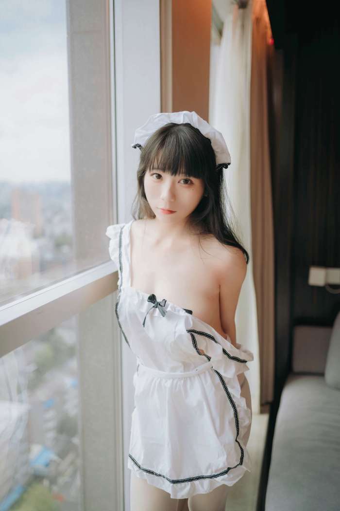 usejan(蓝蓝)  – 小厨娘[46P-134MB]