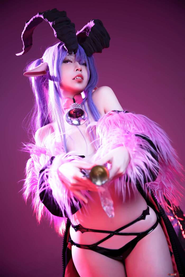 G44不会受伤 – 咩咩子 [24P-237MB]