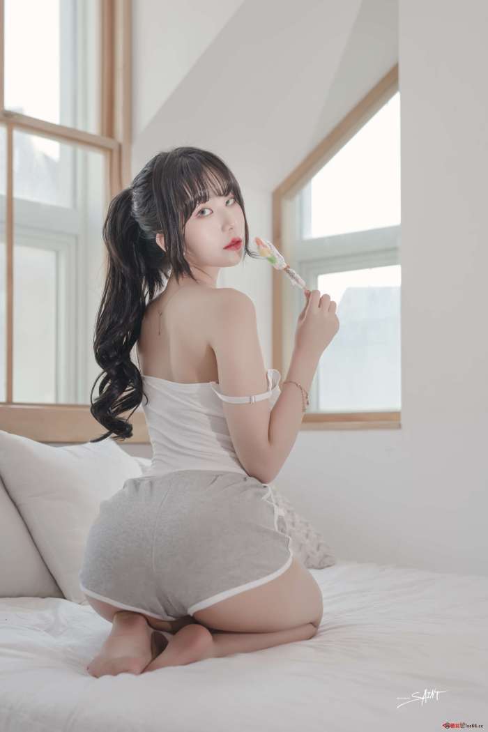 SAINT Photolife Yuna No.11 Love On Top [60P-390MB]