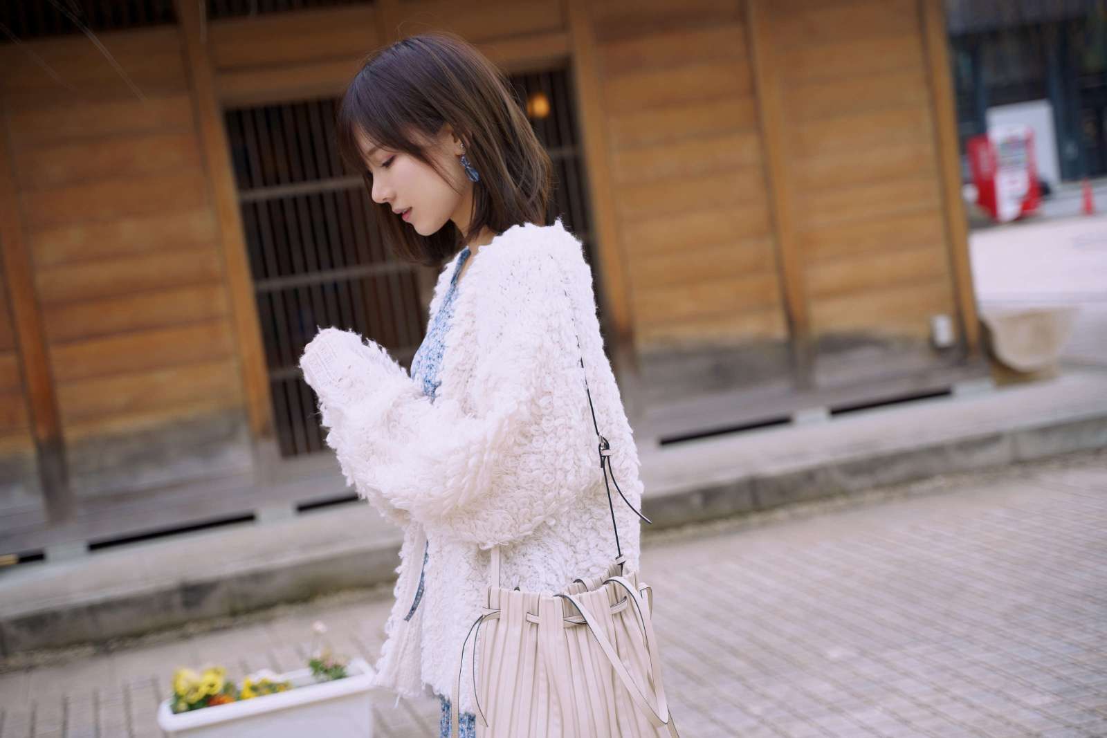https://www.lss77.com/wp-content/uploads/2023/01/1673877155-93dd4de5cddba2c-1600x1067.jpg