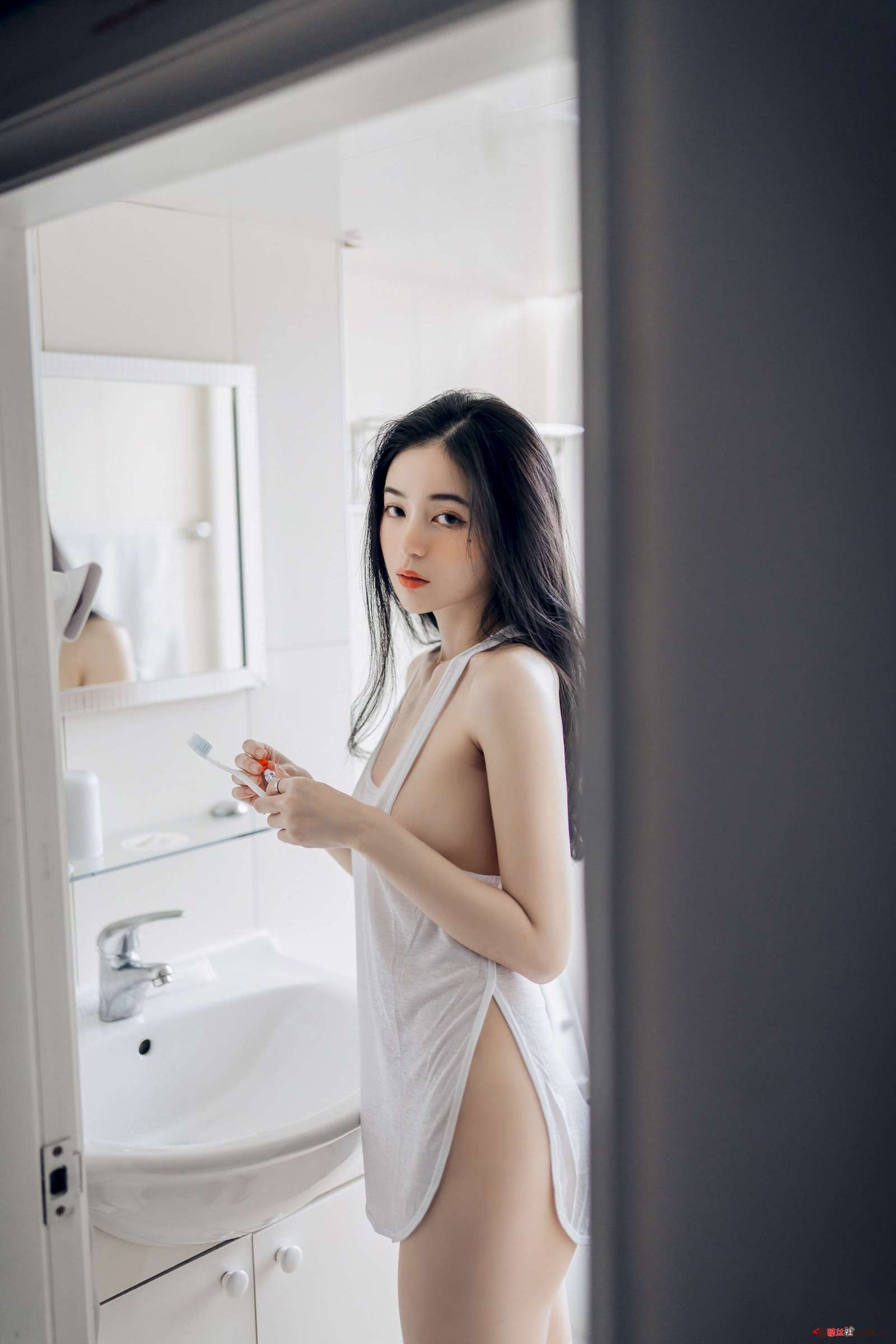 https://www.lss77.com/wp-content/uploads/2023/02/1676135224-5ef059938ba799a-1600x2400.jpg