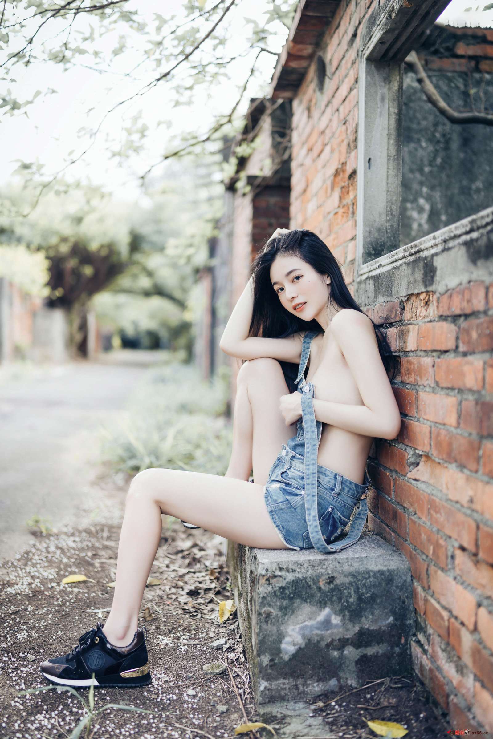 https://www.lss77.com/wp-content/uploads/2023/02/1676309557-871c14878fa75bc-1600x2400.jpg