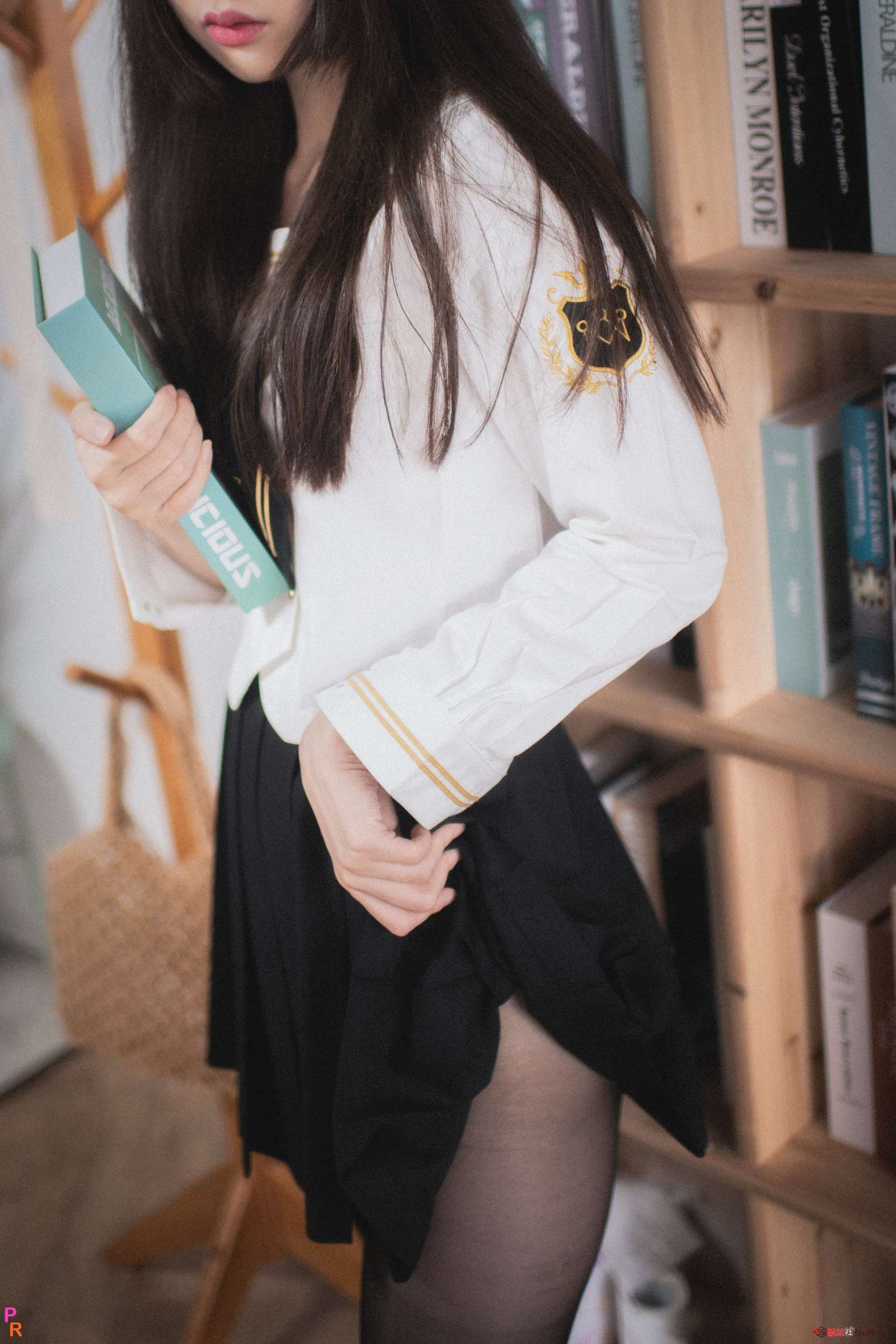 https://www.lss77.com/wp-content/uploads/2023/02/1676312996-871c14878fa75bc-1600x2400.jpg