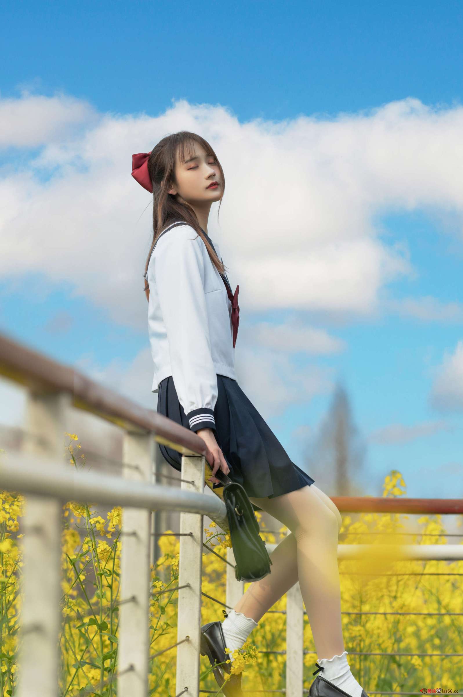 https://www.lss77.com/wp-content/uploads/2023/02/1676545662-cf2e4f52be52a8f-1597x2400.jpg