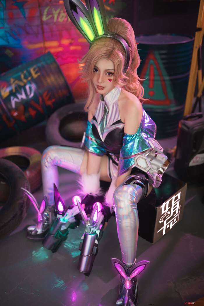 如月灰 – 幻灵女枪 厄运小姐Miss Fortune [18P110MB]