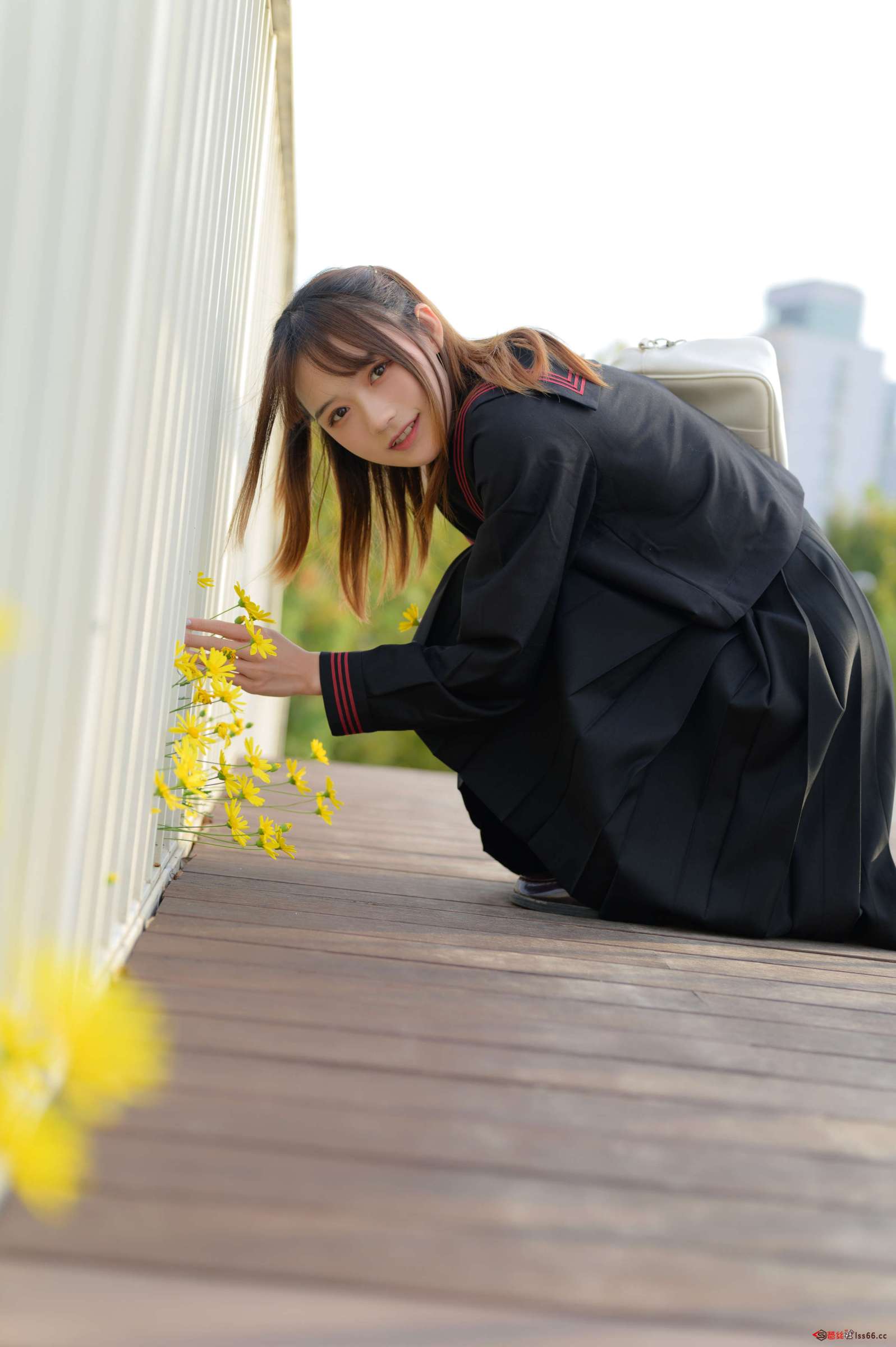 https://www.lss77.com/wp-content/uploads/2023/03/1678008101-cf2e4f52be52a8f-1597x2400.jpg