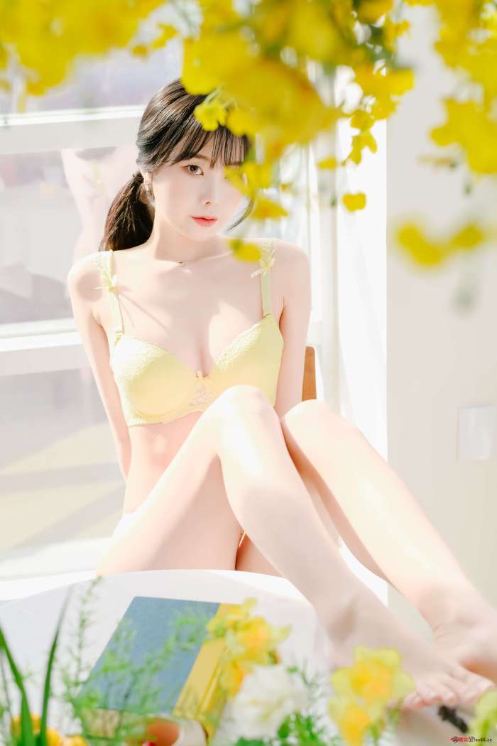 [Patreon] Yuna – 2022_03 Flowers [27P131MB]