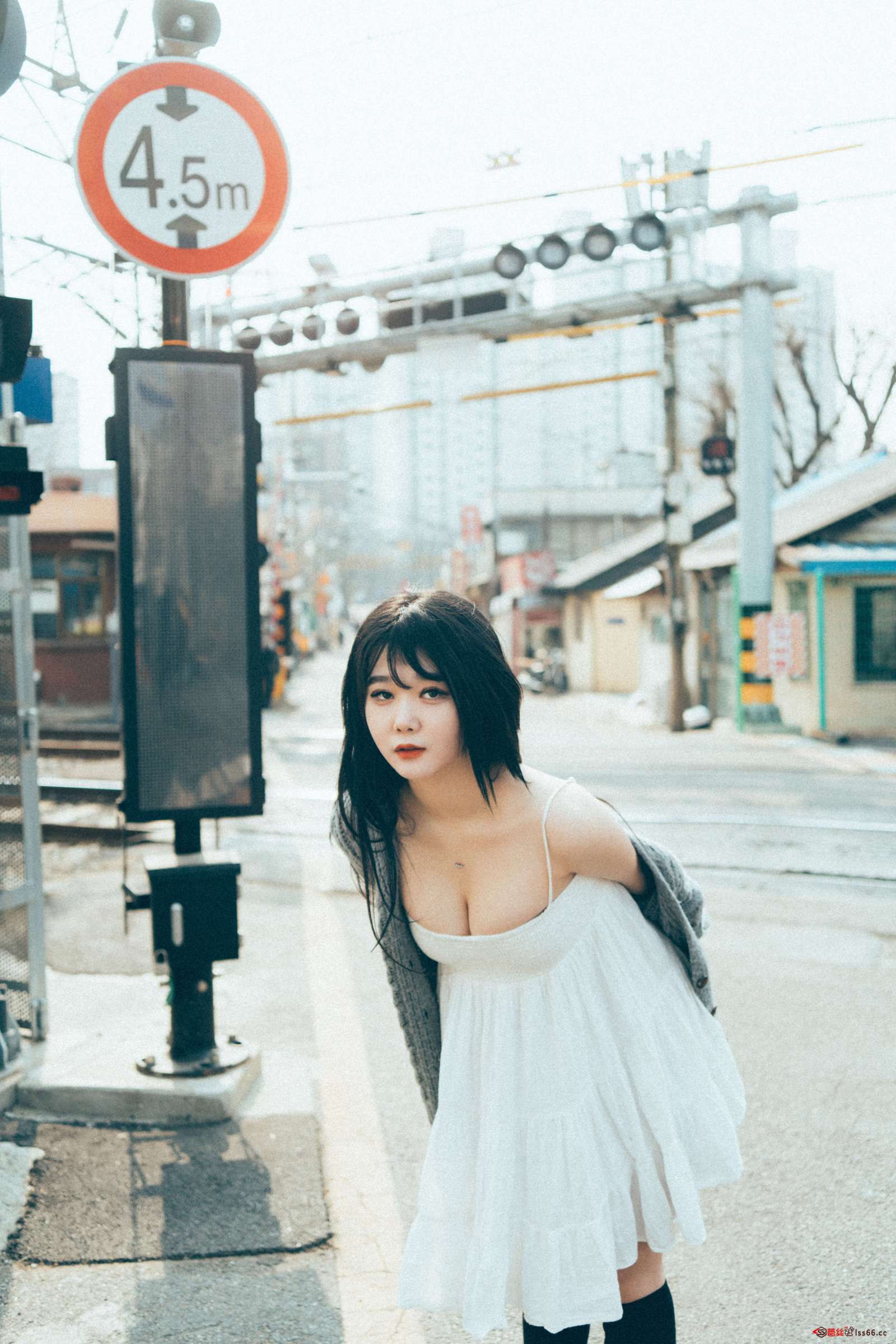 https://www.lss77.com/wp-content/uploads/2023/04/1681289327-e88a49bccde359f-1600x2400.jpg