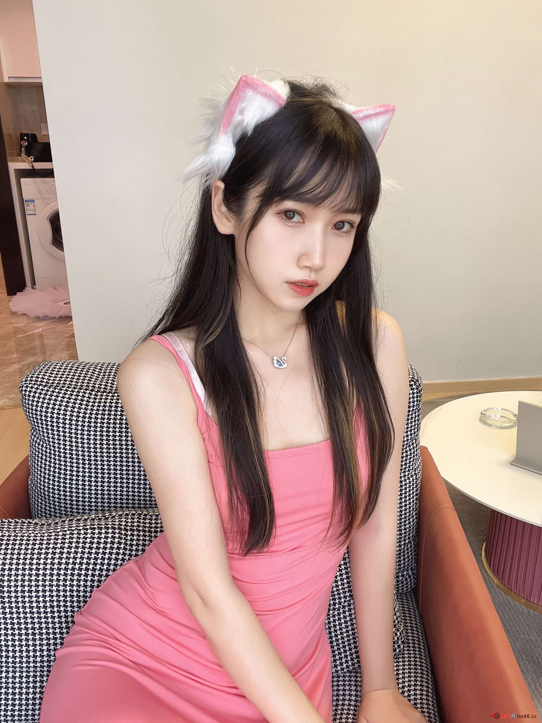 https://www.lss77.com/wp-content/uploads/2023/05/1684779387-96a3be3cf272e01-1800x2400.jpg