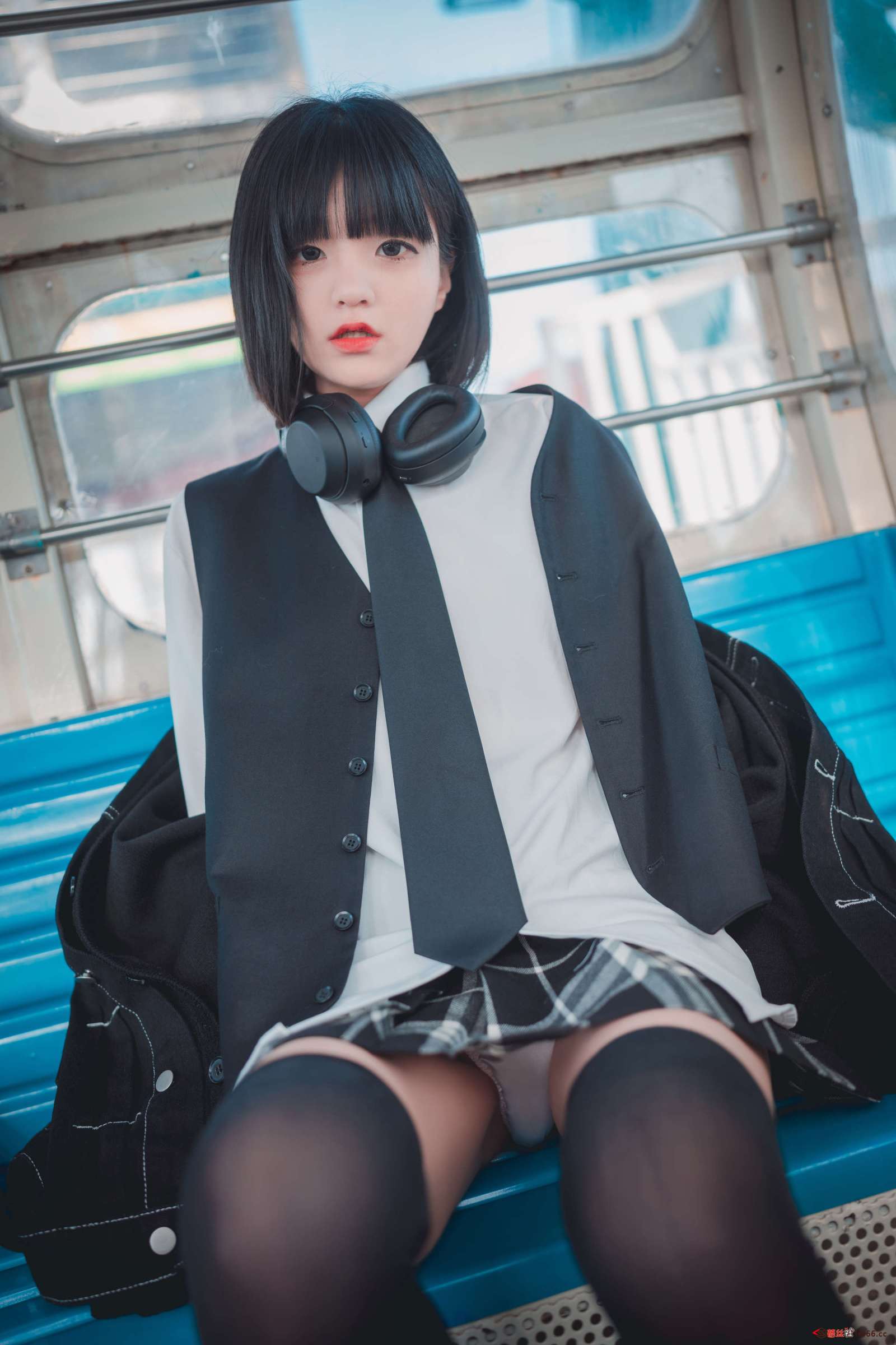 https://www.lss77.com/wp-content/uploads/2023/05/1685211609-5e9167571c4fdf5-1600x2400.jpg