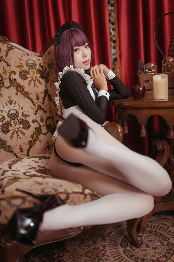 Money冷冷 – 高叉女仆 [25P211MB]