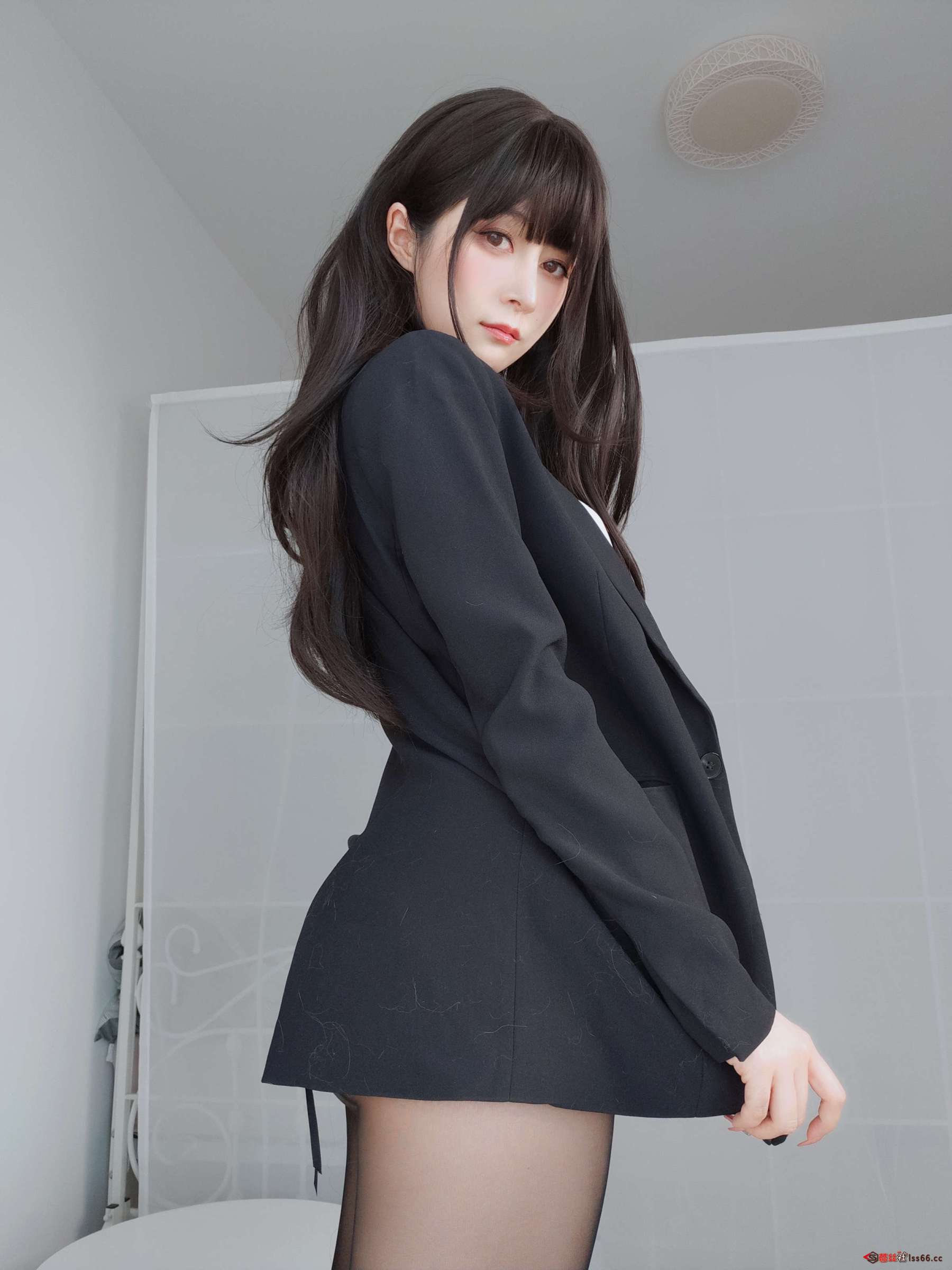 https://www.lss77.com/wp-content/uploads/2023/06/1686359839-b3e3e393c77e35a-1800x2400.jpg