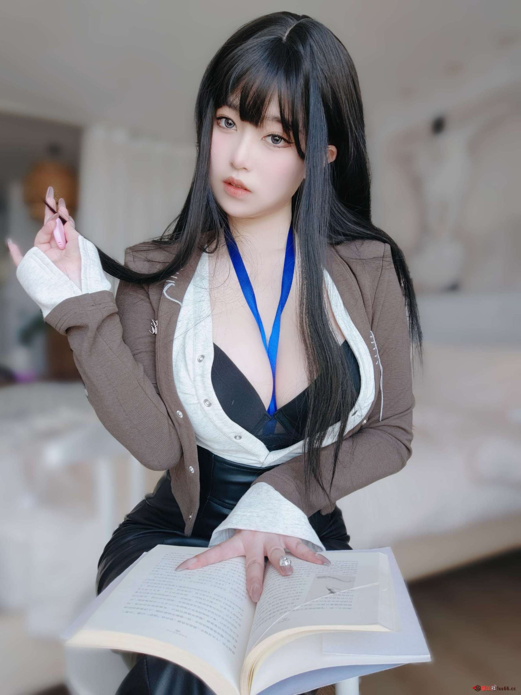https://www.lss77.com/wp-content/uploads/2023/06/1686574355-93dd4de5cddba2c-1800x2400.jpeg