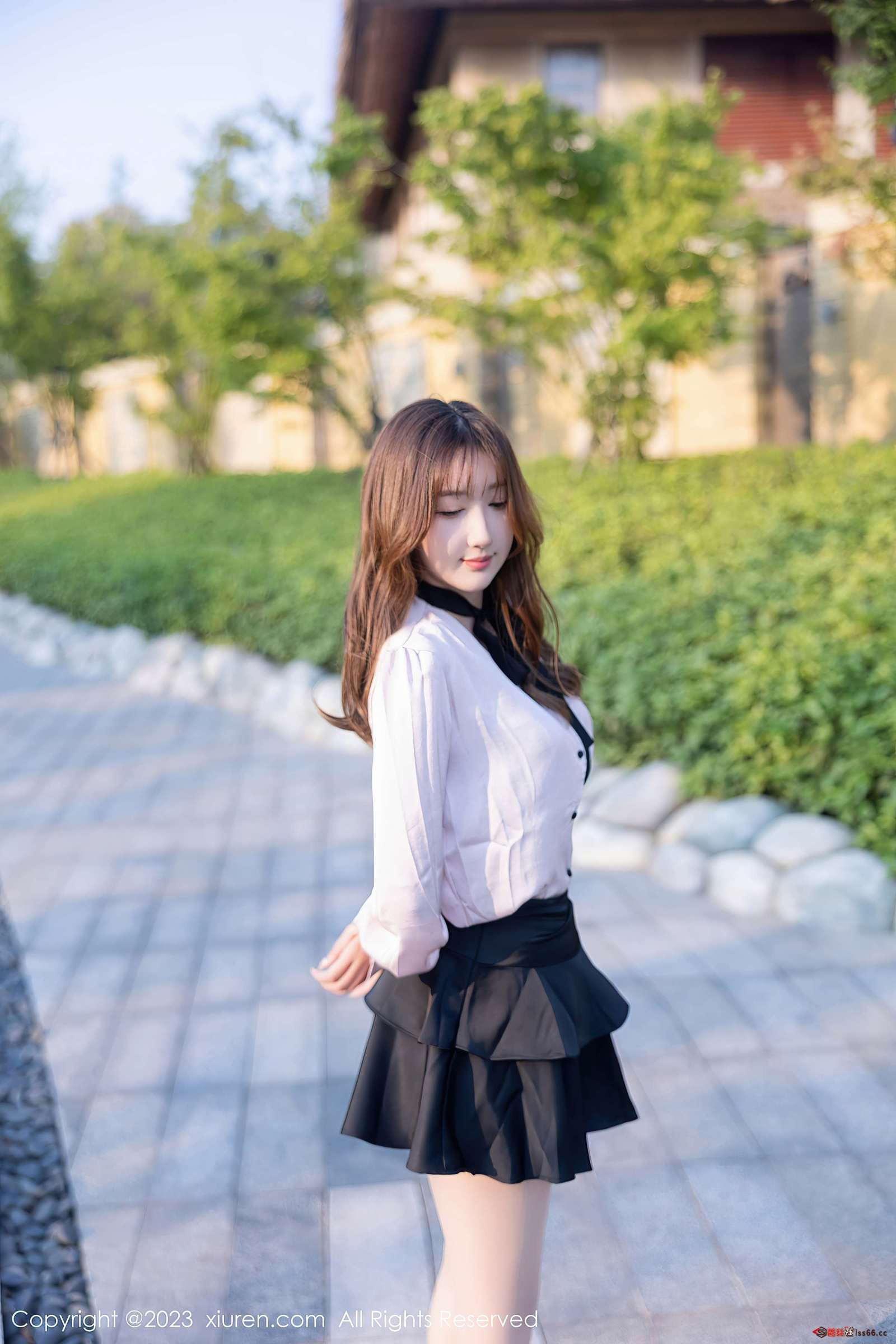 https://www.lss77.com/wp-content/uploads/2023/06/1686733612-29150bb2319c182-1600x2400.jpg