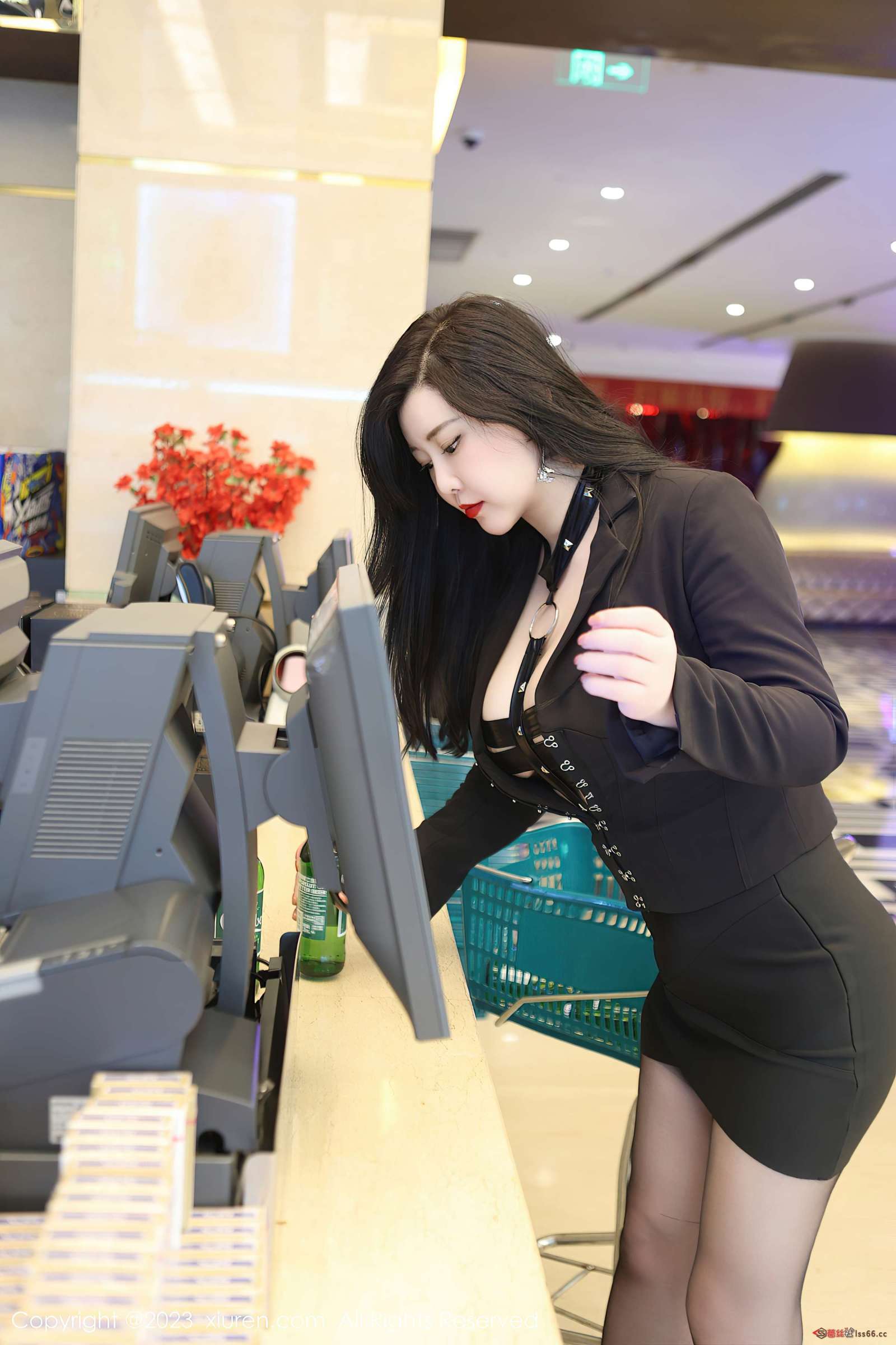 https://www.lss77.com/wp-content/uploads/2023/06/1687333107-926abae84a4bd33-1600x2400.jpg