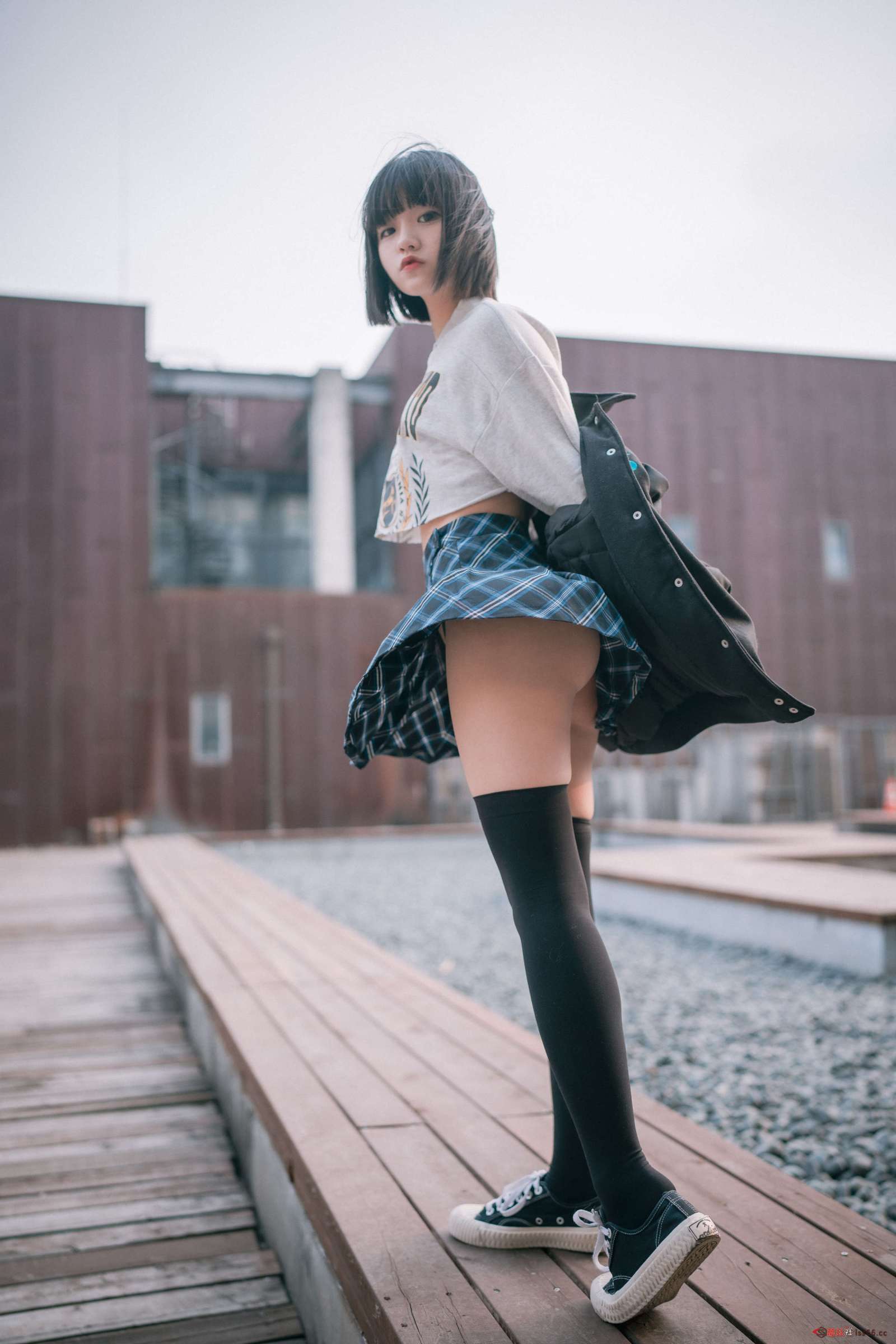https://www.lss77.com/wp-content/uploads/2023/07/1688671397-871c14878fa75bc-1600x2400.jpg