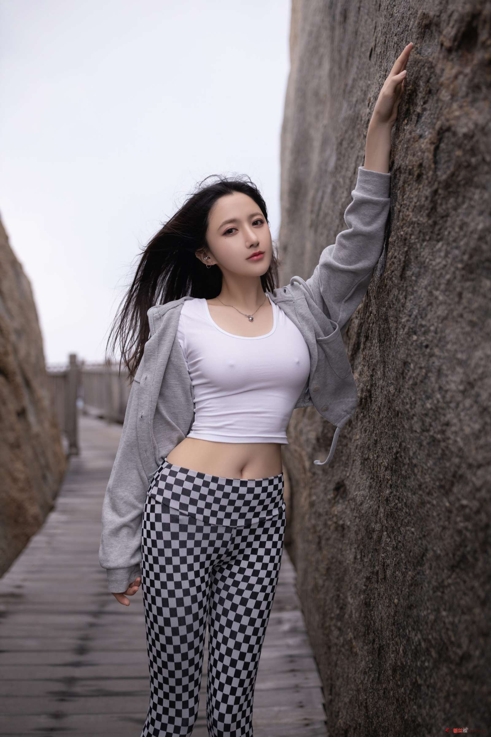 https://www.lss77.com/wp-content/uploads/2023/07/1689360289-e88a49bccde359f-1600x2400.jpg