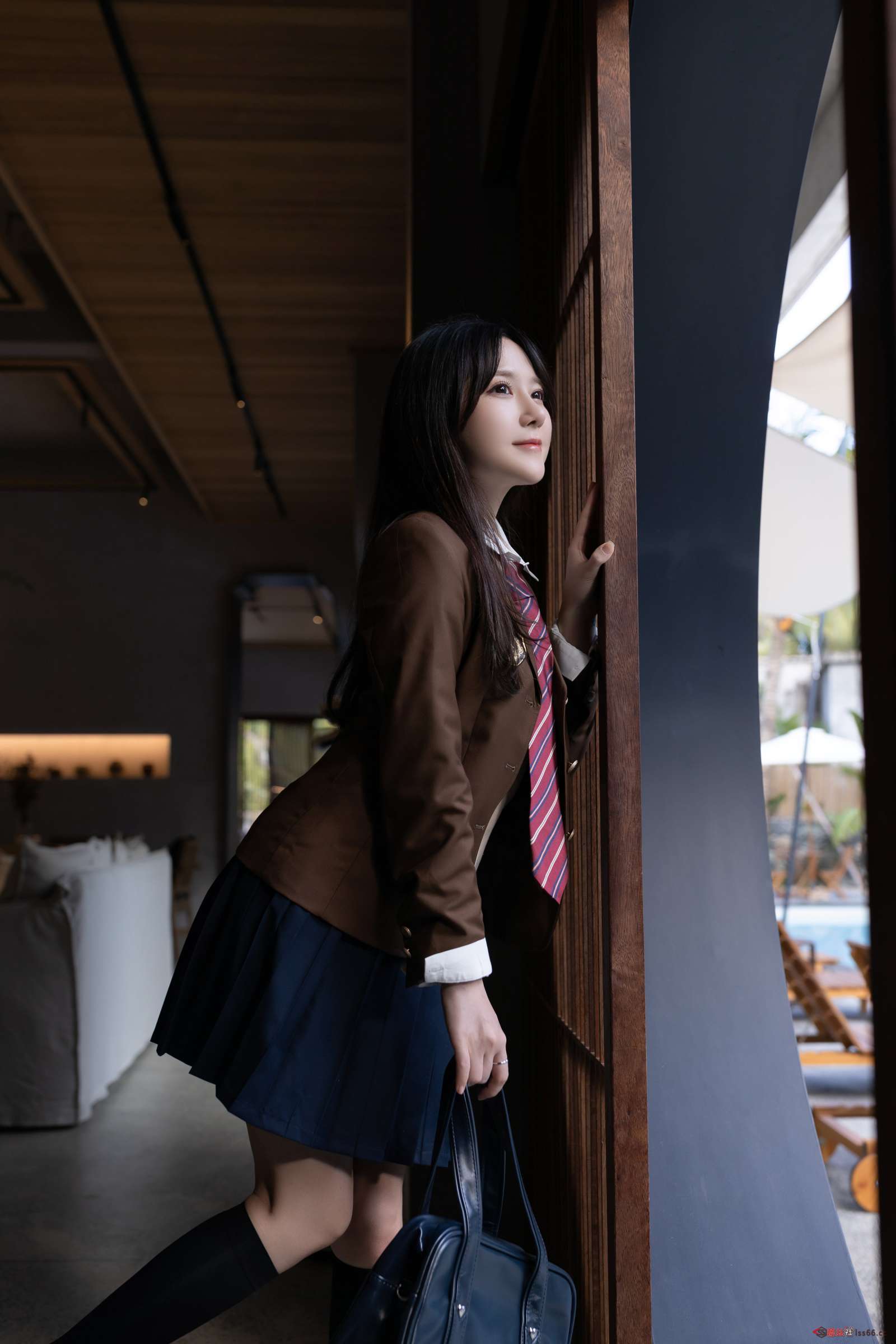 https://www.lss77.com/wp-content/uploads/2023/07/1689961368-93dd4de5cddba2c-1600x2400.jpg