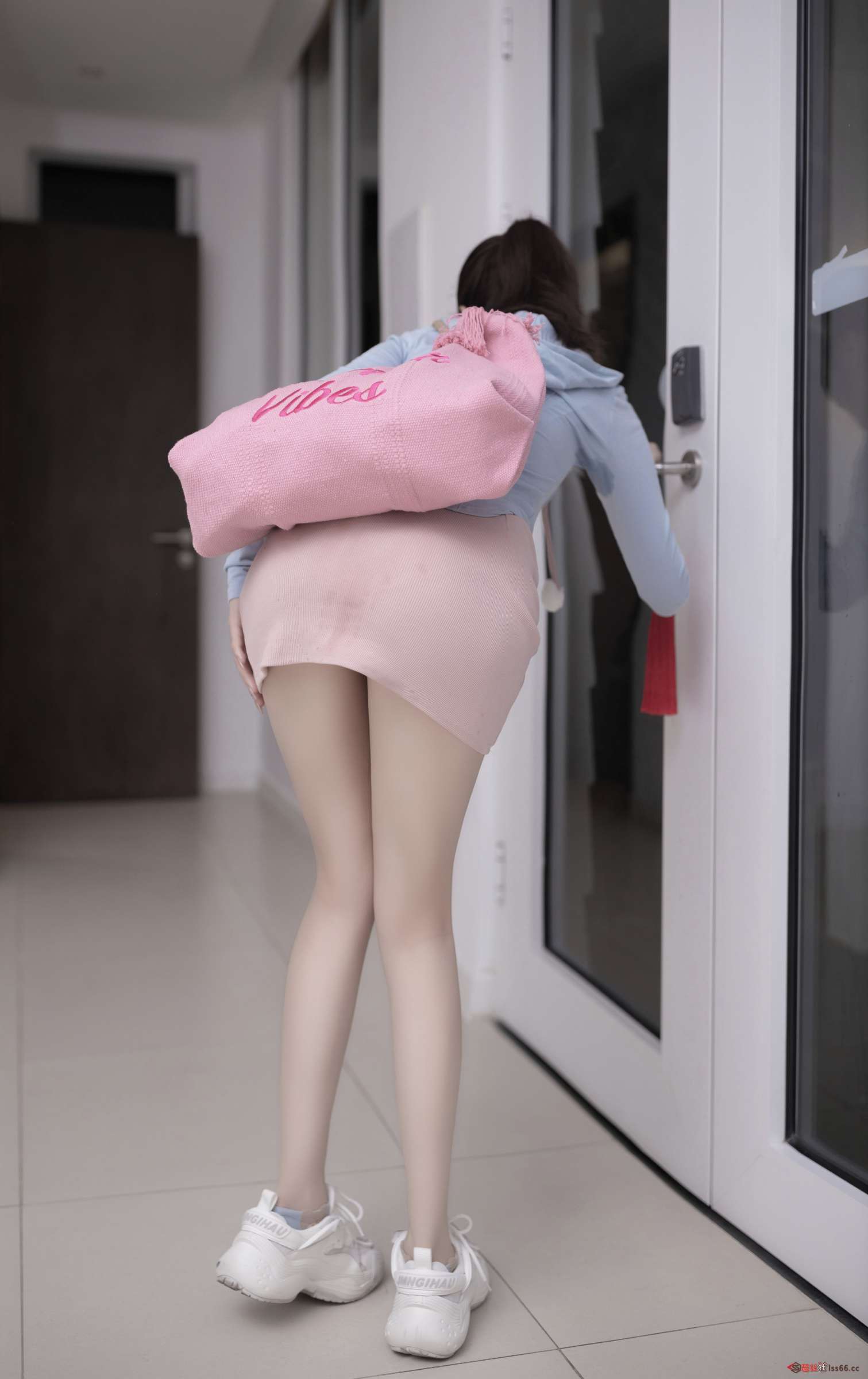 https://www.lss77.com/wp-content/uploads/2023/08/1691985970-ce08becc73195df-1511x2400.jpg