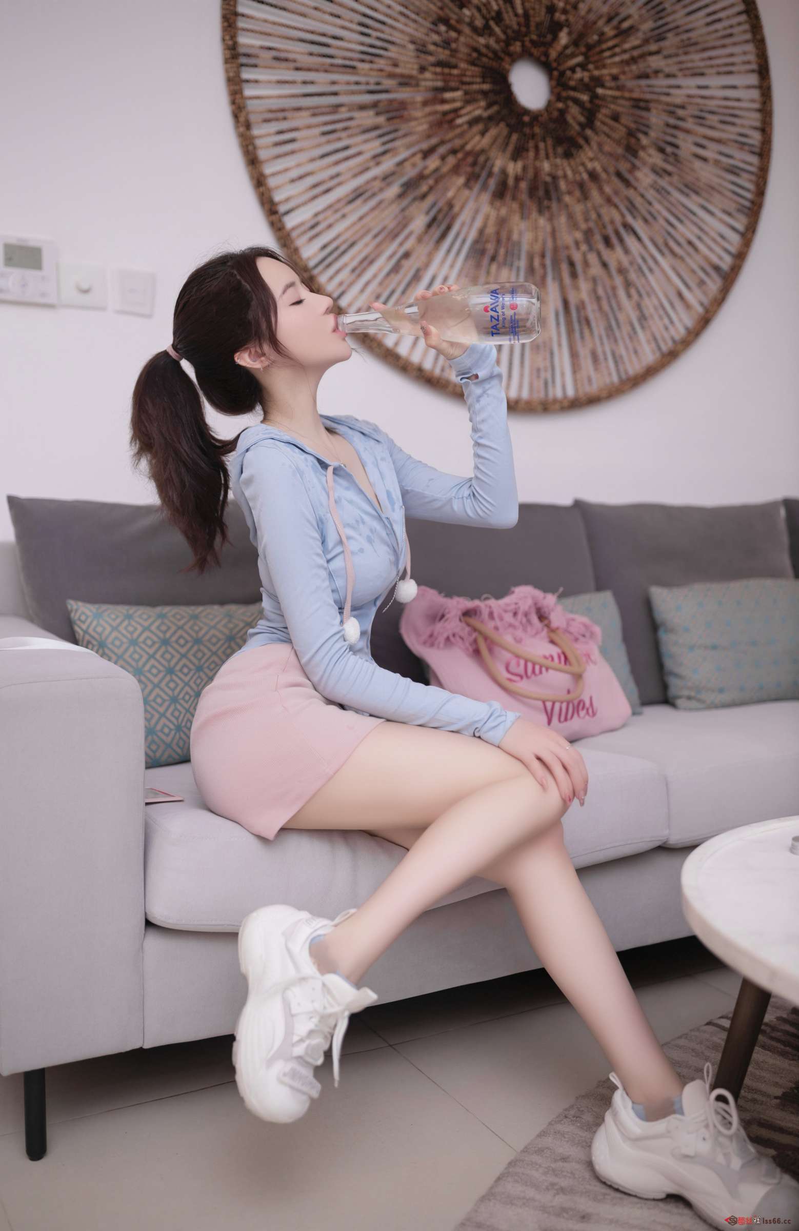 https://www.lss77.com/wp-content/uploads/2023/08/1691986111-441954d29ad2a37-1558x2400.jpg