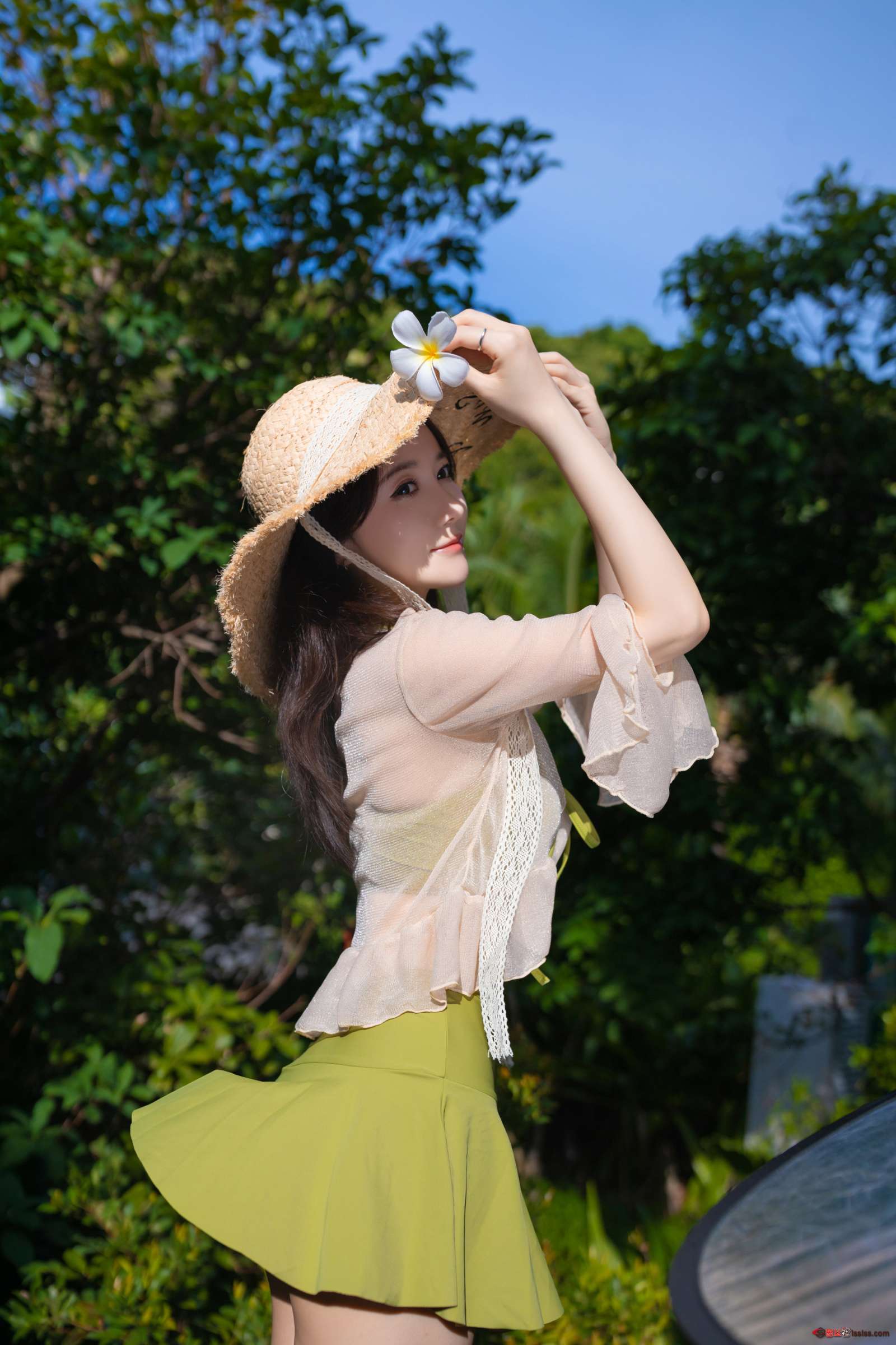 https://www.lss77.com/wp-content/uploads/2023/08/1692088112-93dd4de5cddba2c-1600x2400.jpg