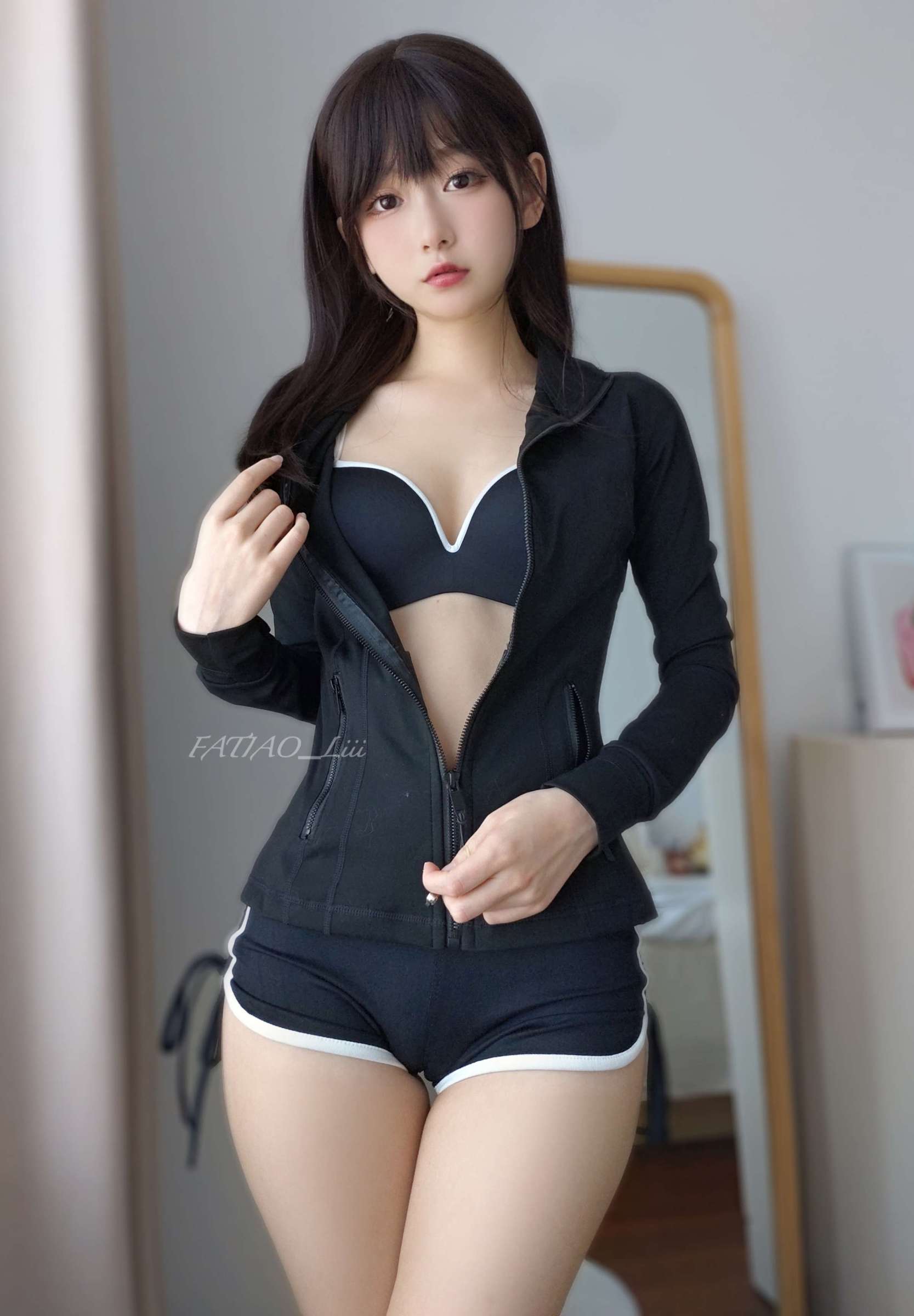 https://www.lss77.com/wp-content/uploads/2023/09/1694624585-d2716515bd05082-1667x2400.jpg